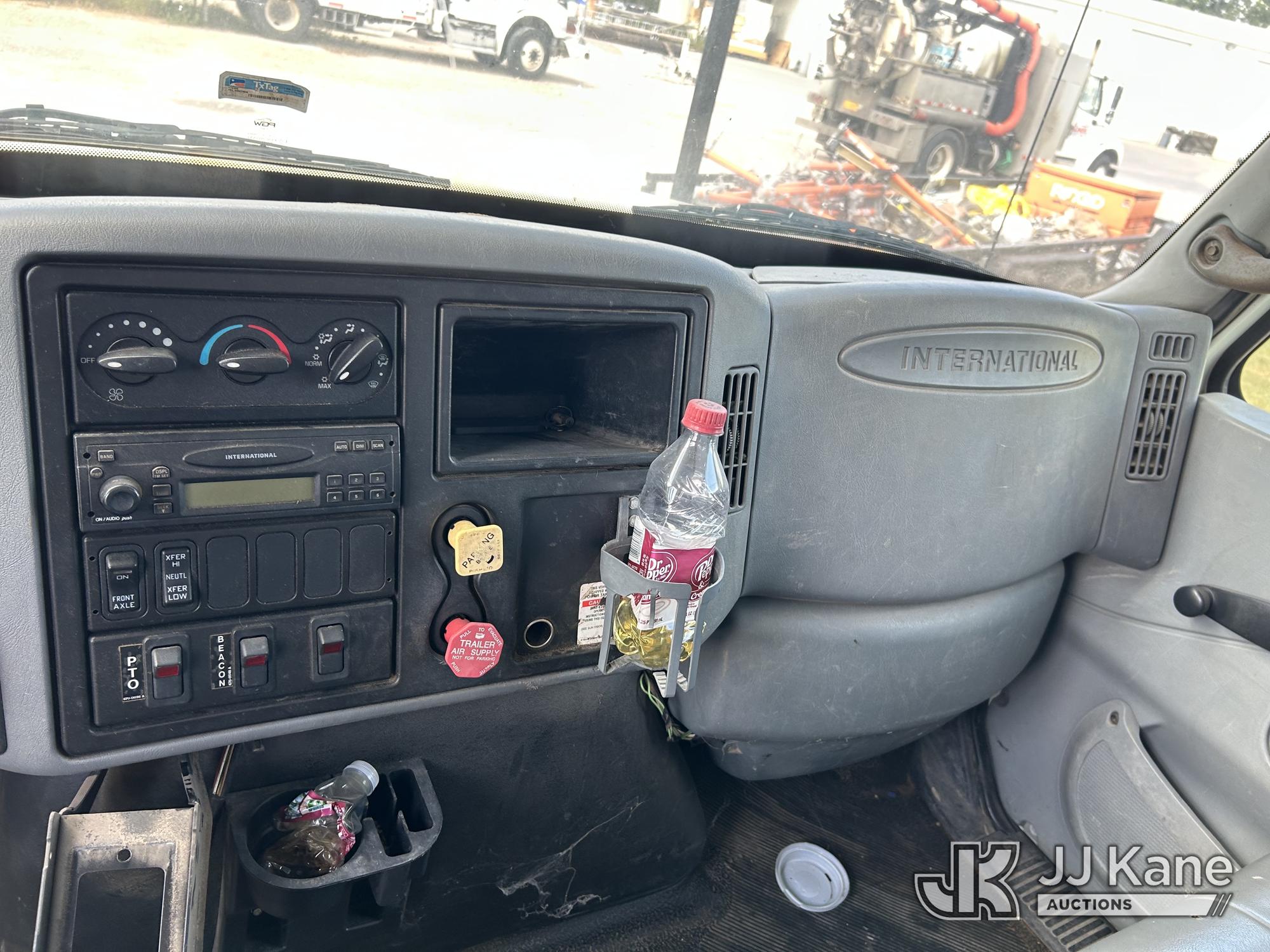 2007 International 7300 4X4