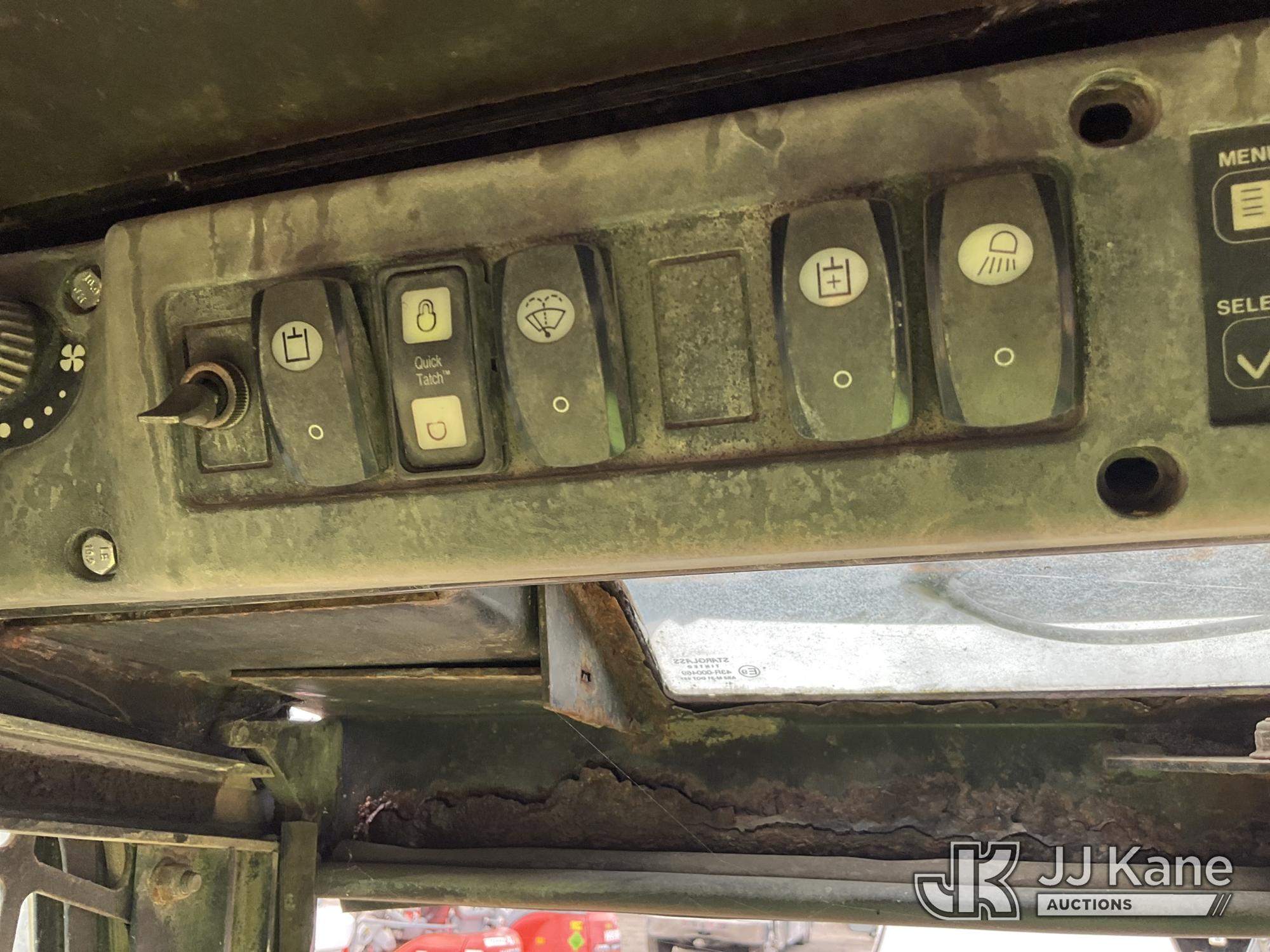 2005 John Deere 328