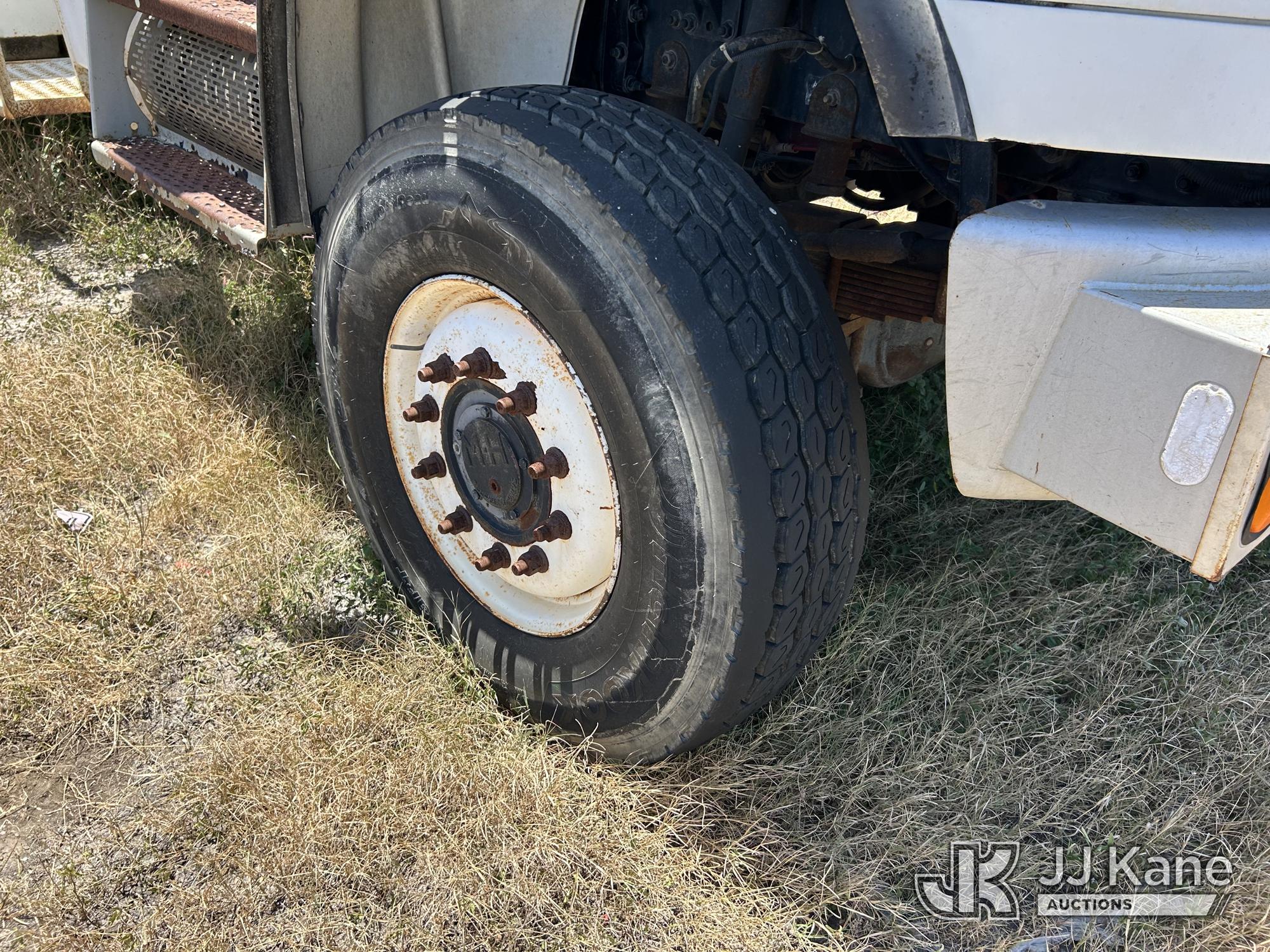 2009 Freightliner M2 106