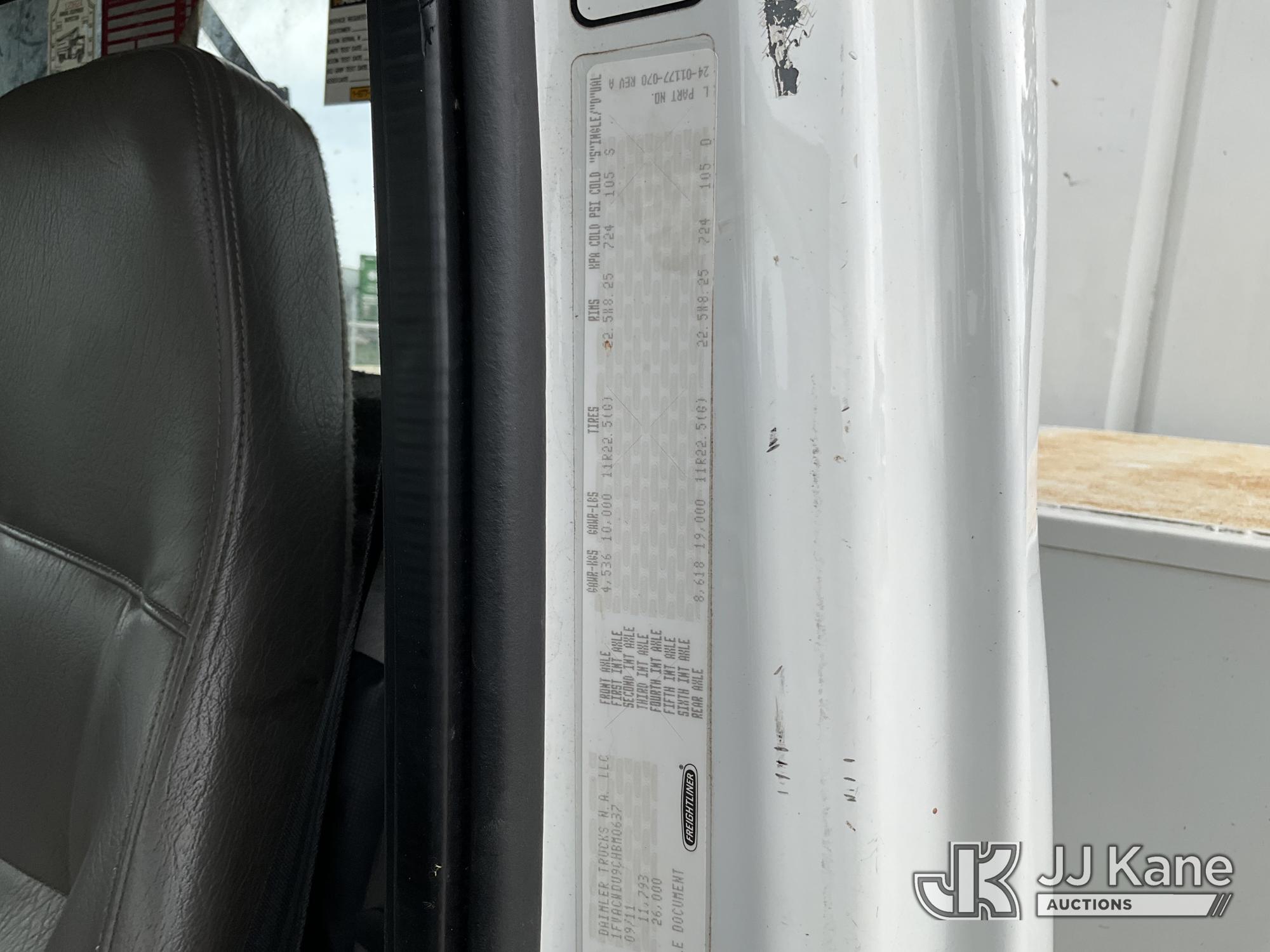2012 Freightliner M2 106