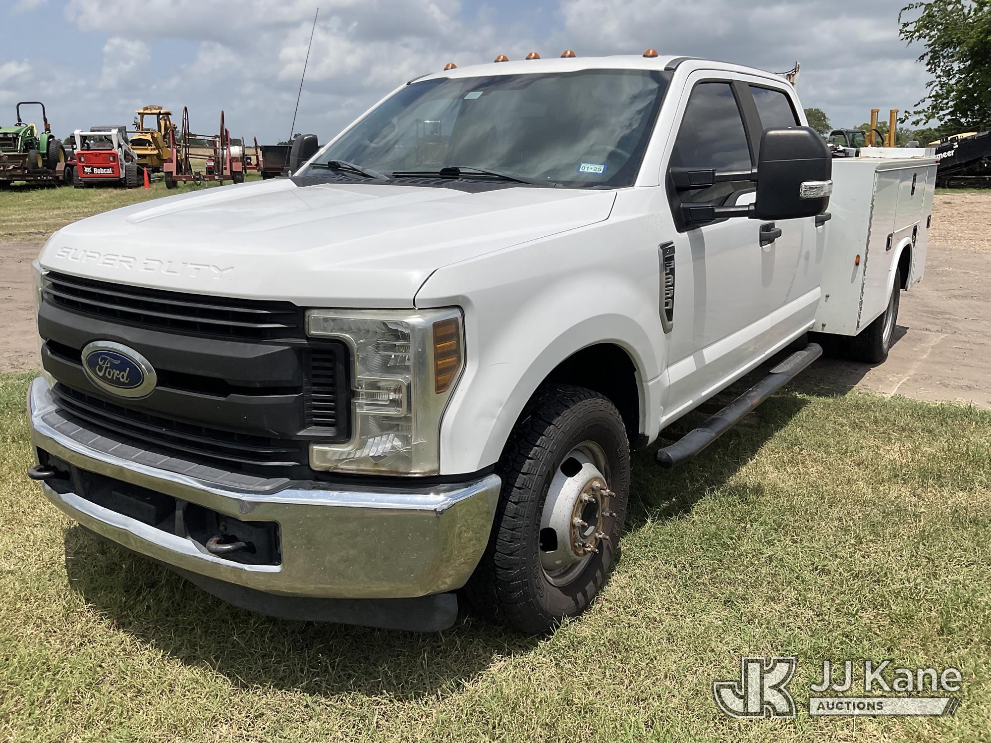 2019 Ford F350 Crew-Cab Service Truck