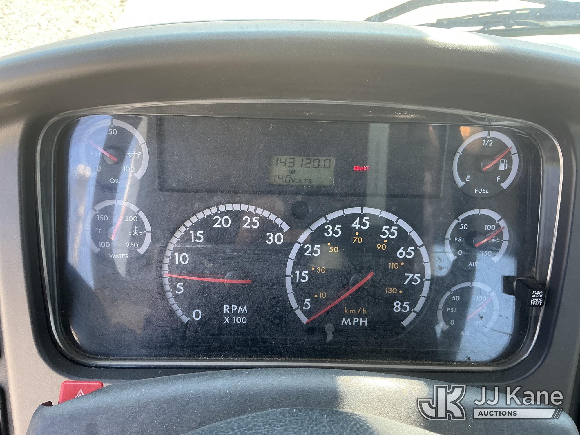 2010 Freightliner M2 106