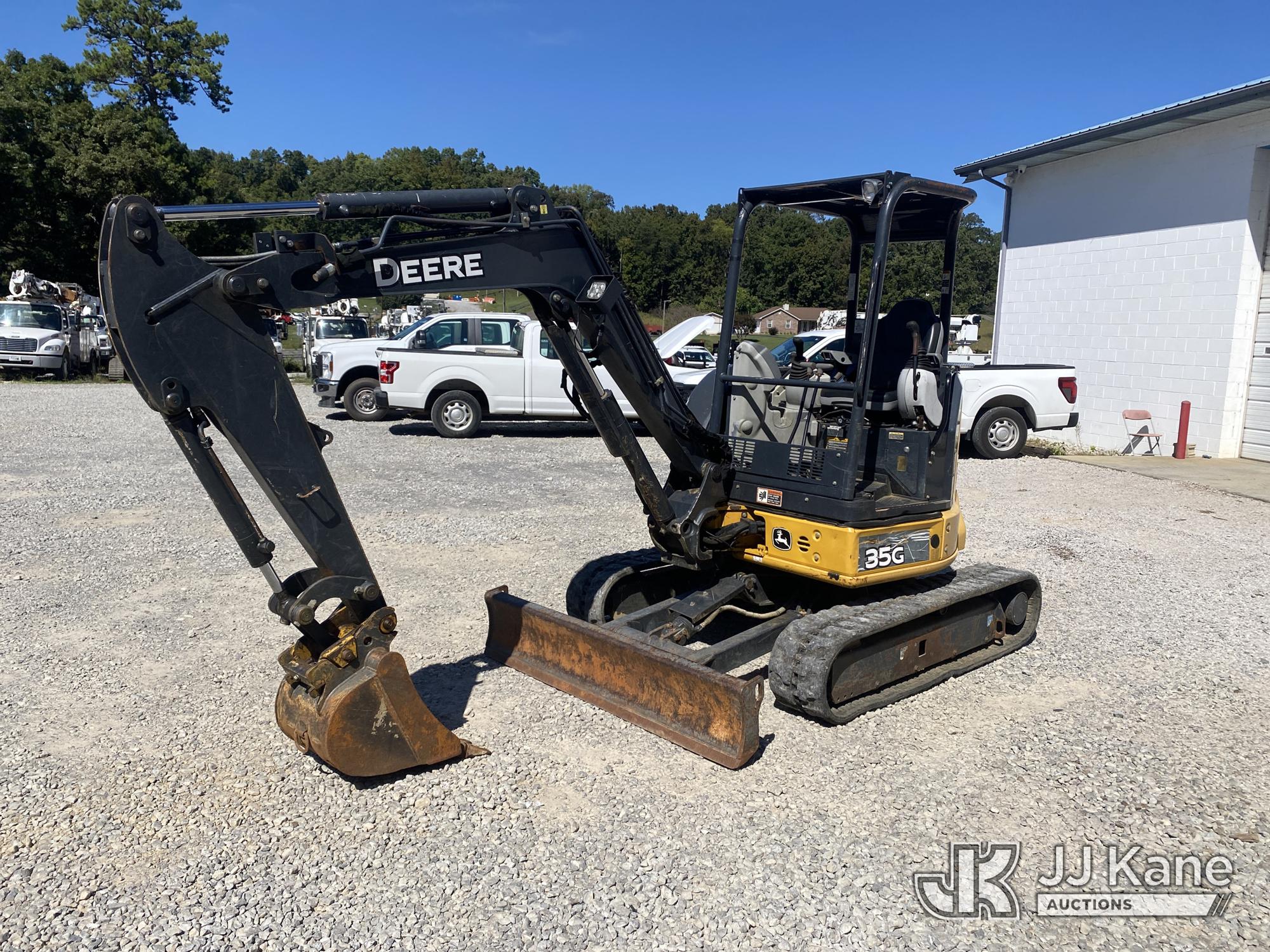 Photo of 2017 John Deere 35G