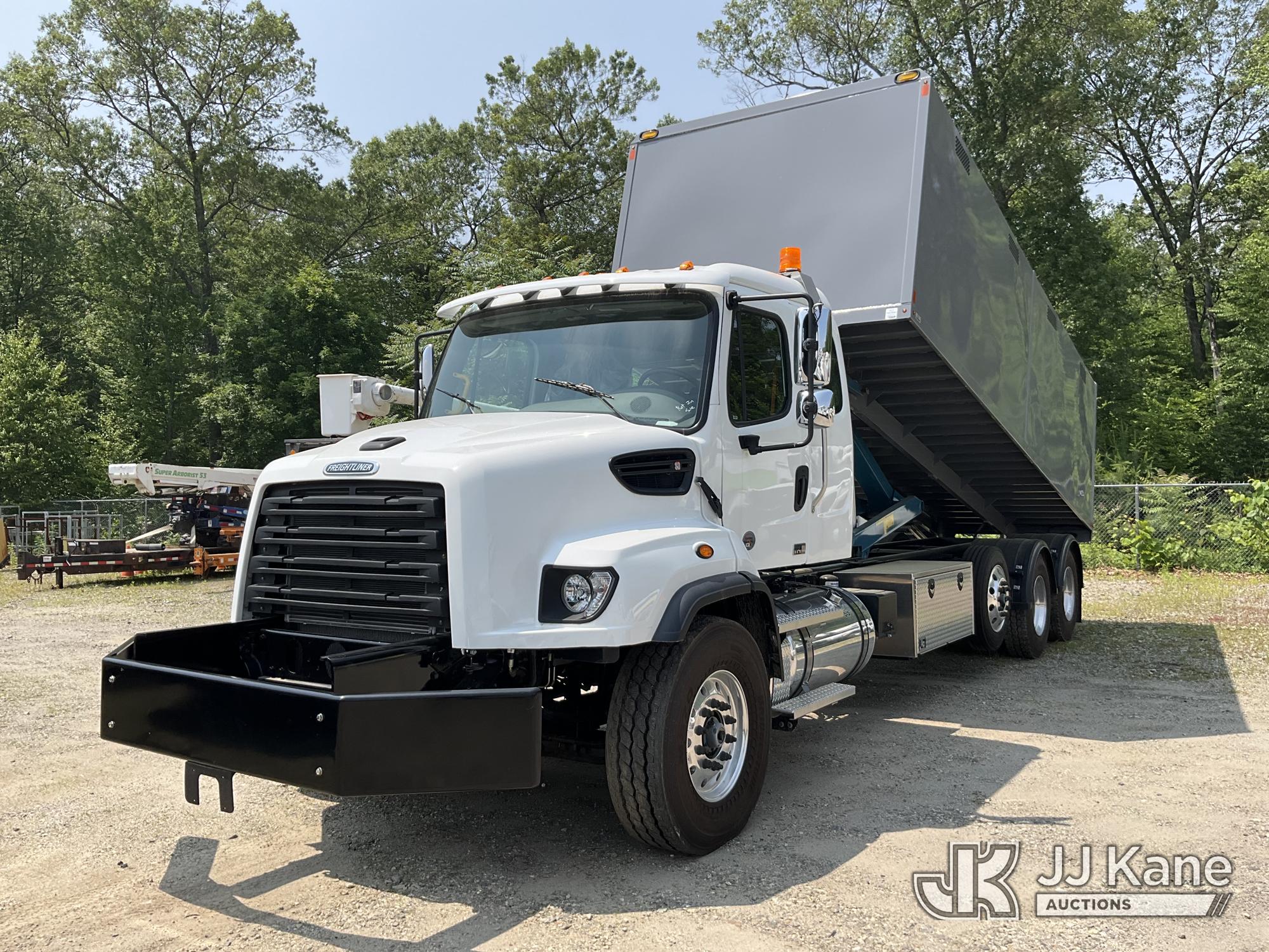 Photo of a 2024 Freightliner 114SD T/A