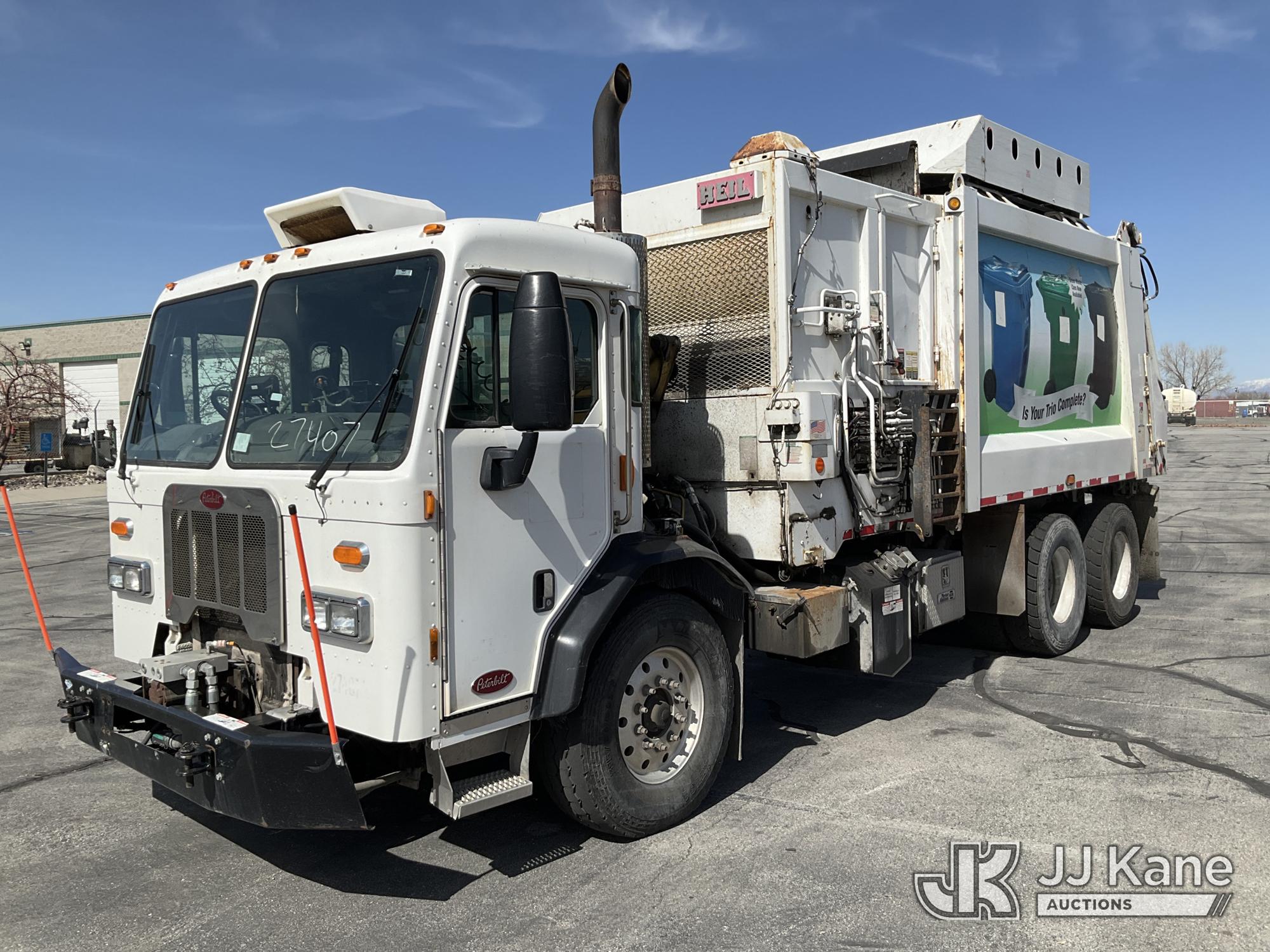 Photo of a 2015 Peterbilt 320