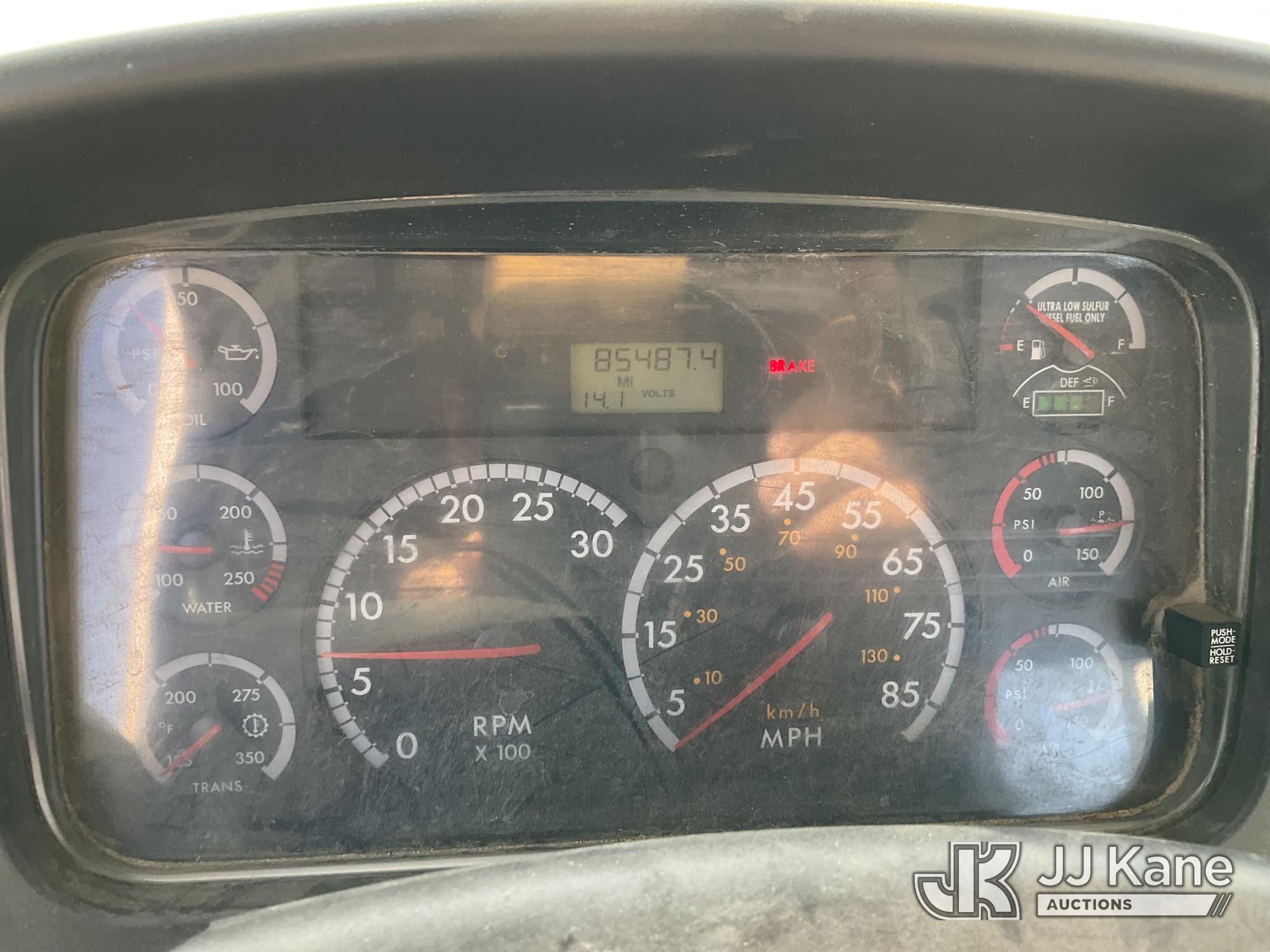 2015 Freightliner M2 106