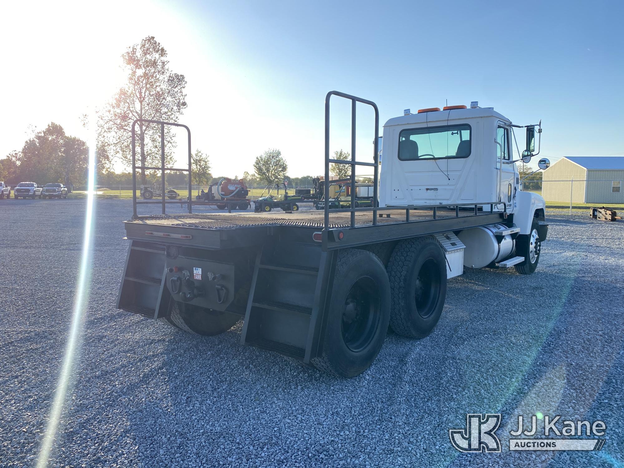 1998 Mack CH613