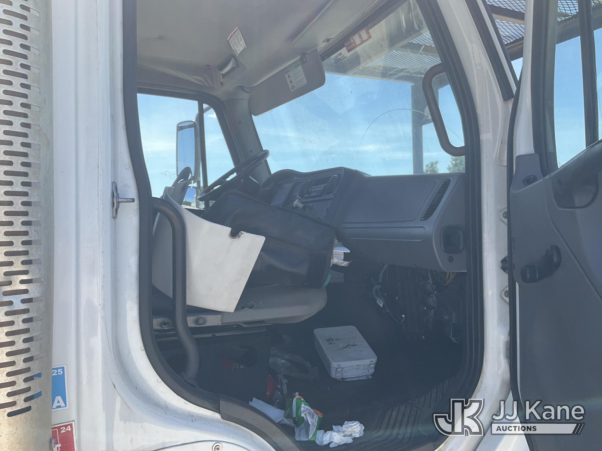 2013 Freightliner M2 106 4X4
