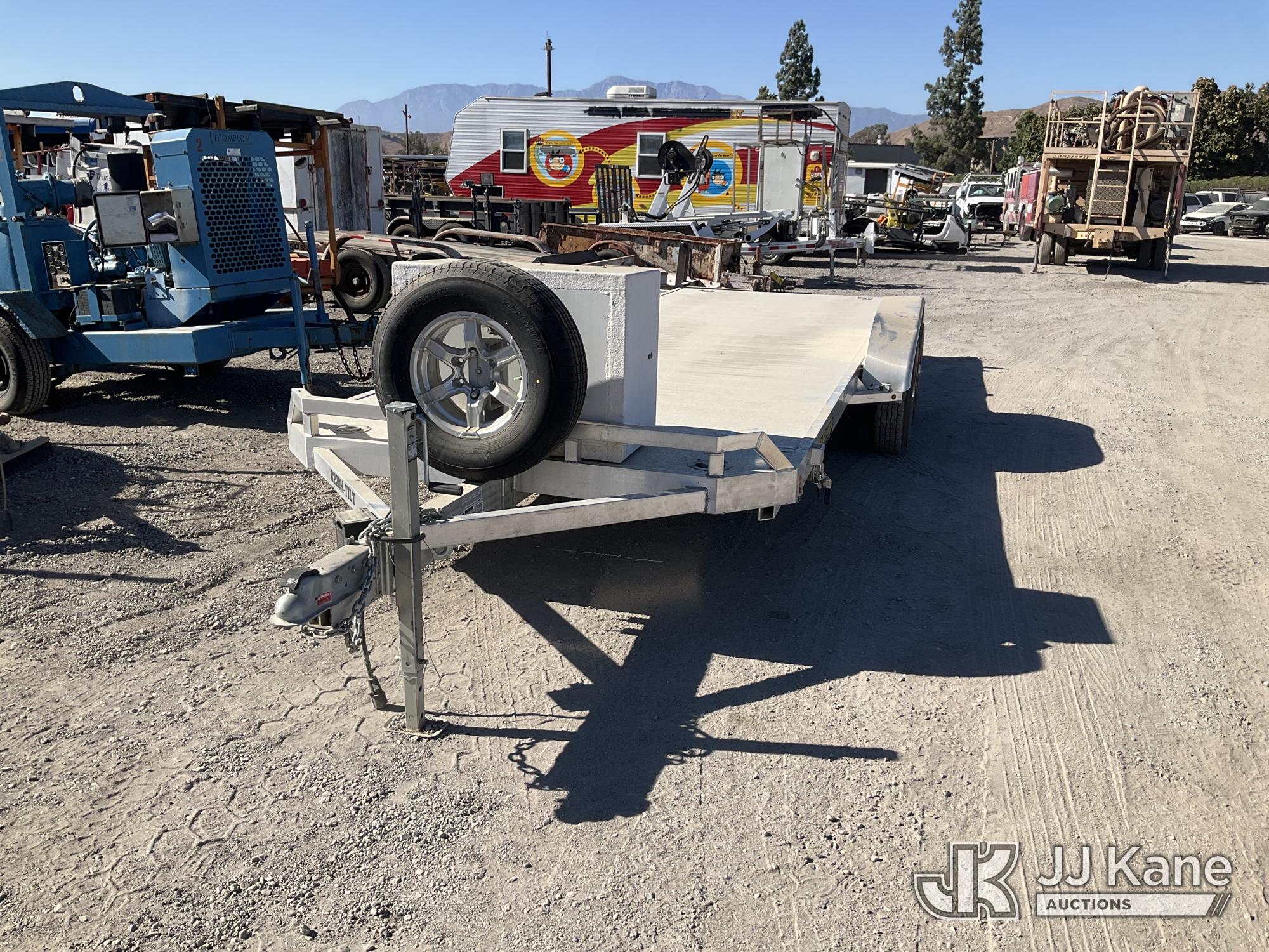 2025 Aluma 8220H TILT