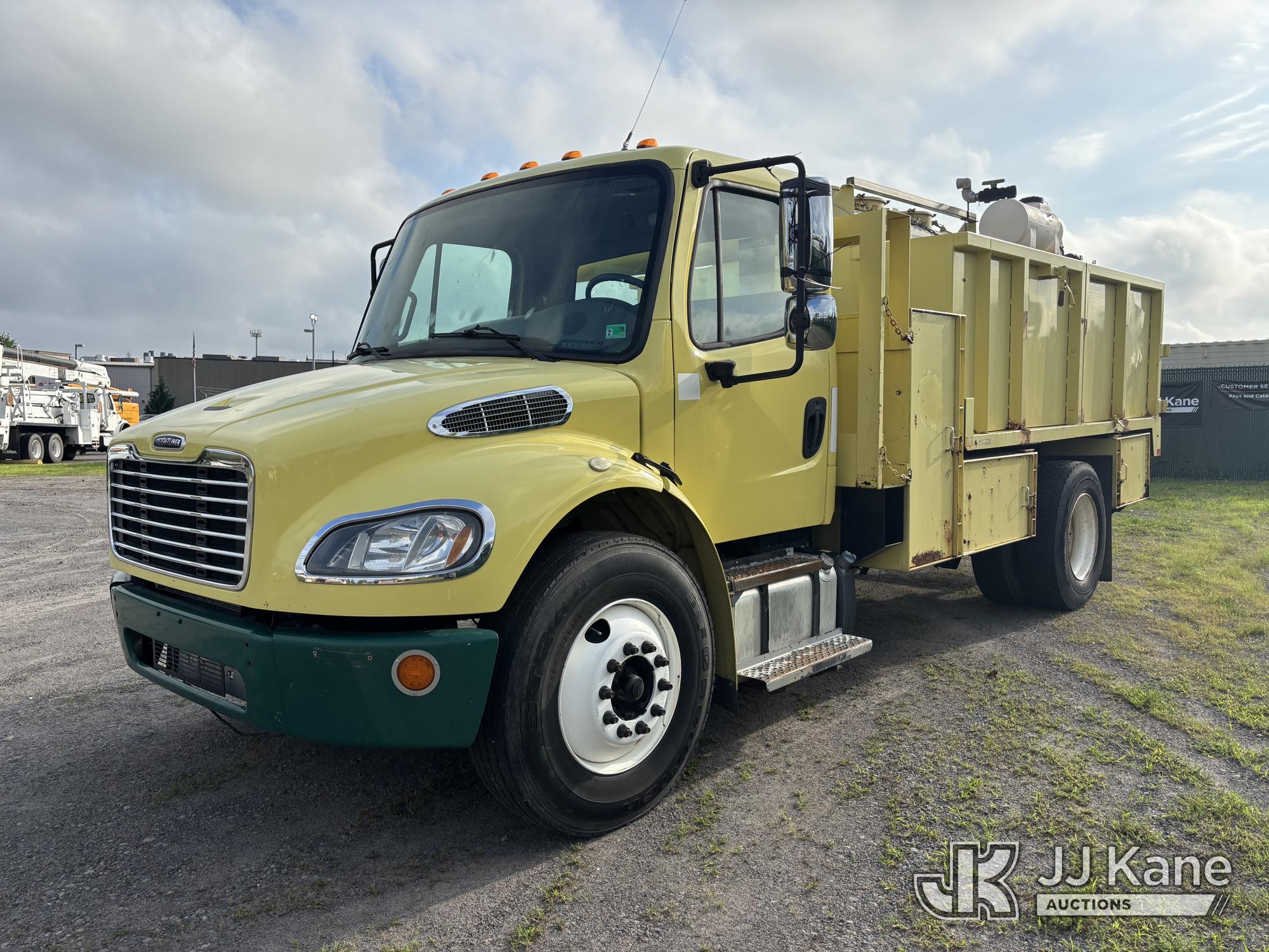  Freightliner M2 106