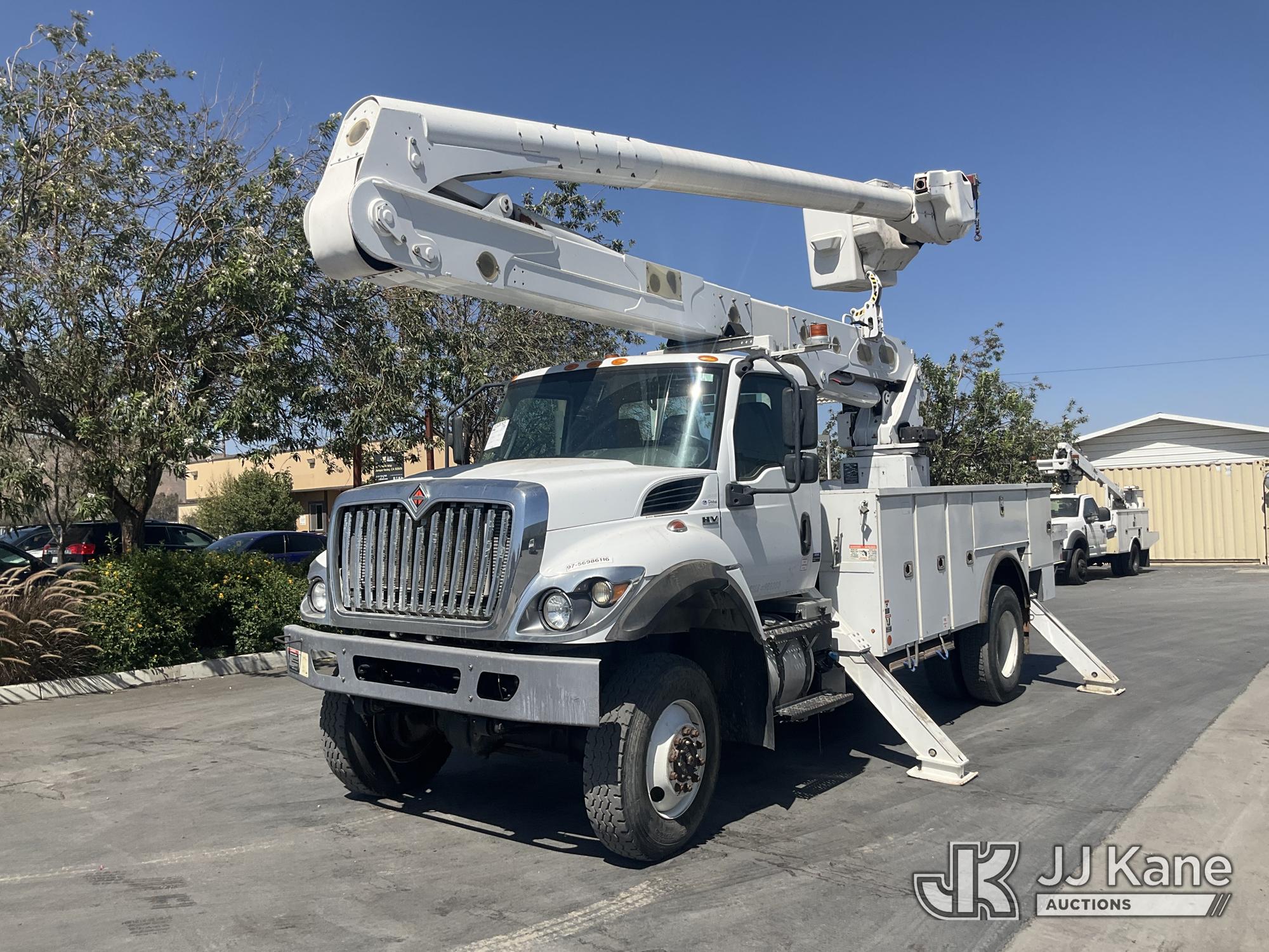 Altec AA55, Material Handling Bucket Truck rear mounted on 2019 International 7400 Utility Truck