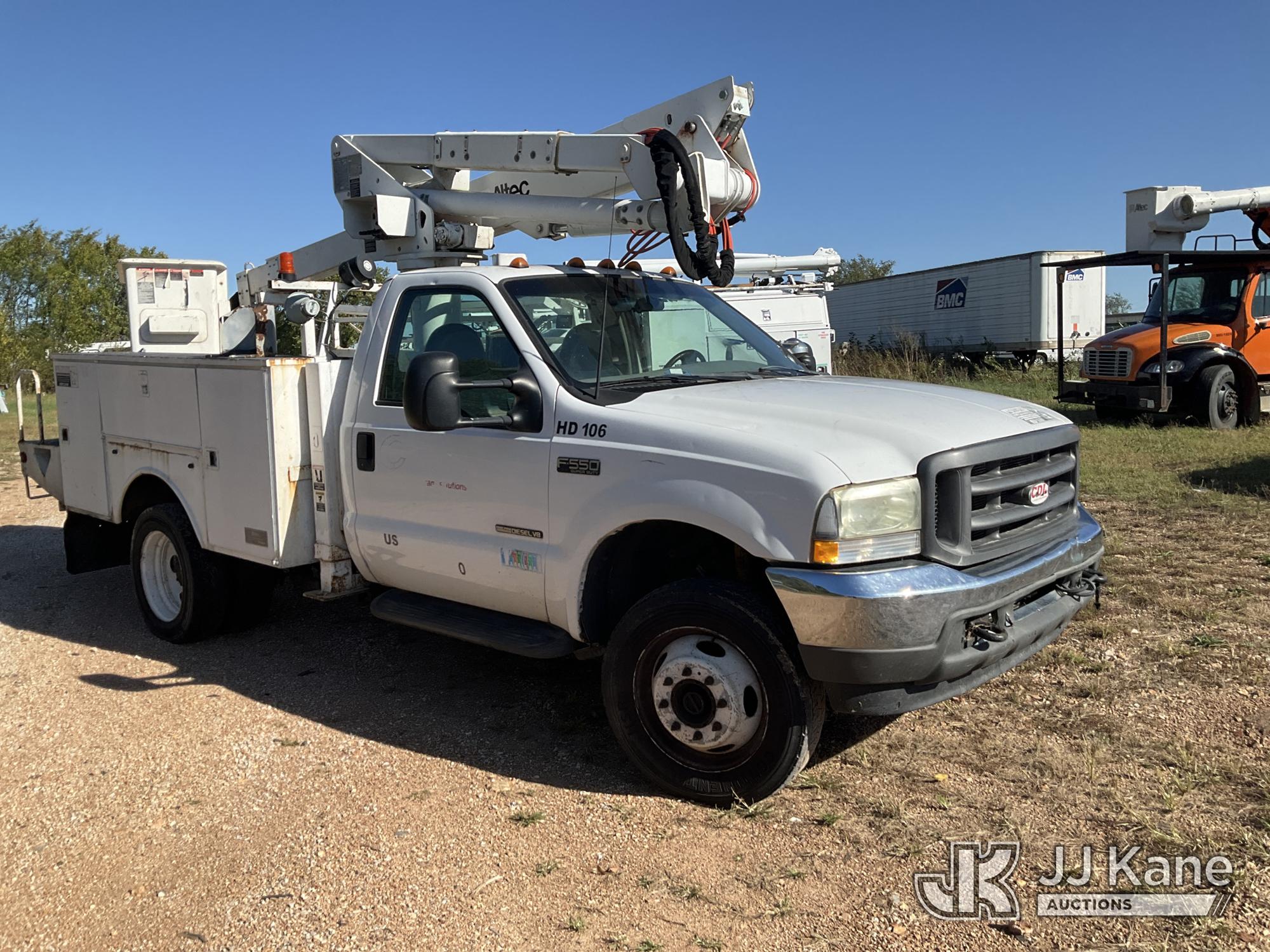 Altec AT37G, Articulating & Telescopic Bucket mounted behind cab on 2002 Ford F-550 Service Truck