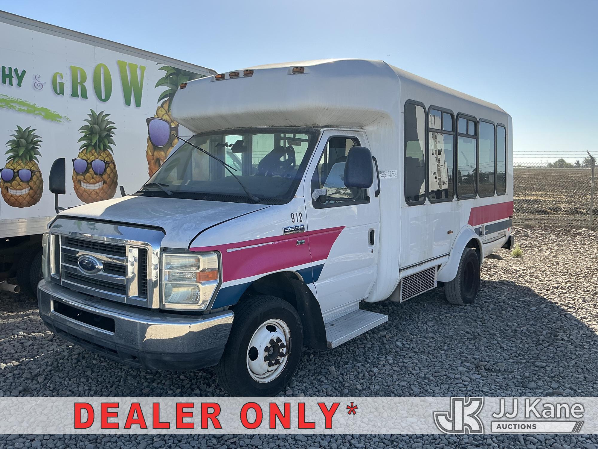 Photo of a 2012 Ford Econoline