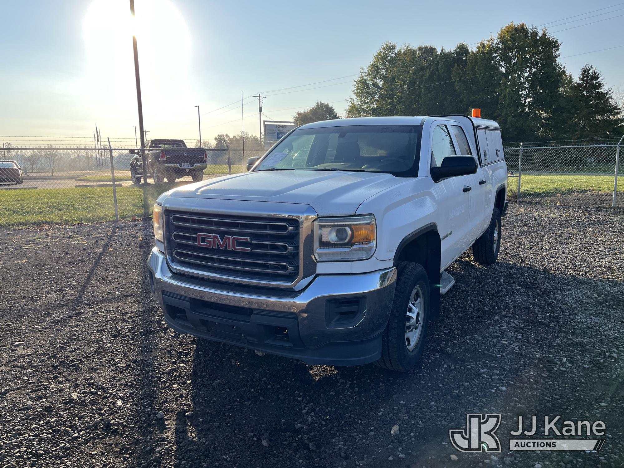 2016 GMC Sierra 2500HD Extended-Cab Pickup Truck (1559234)