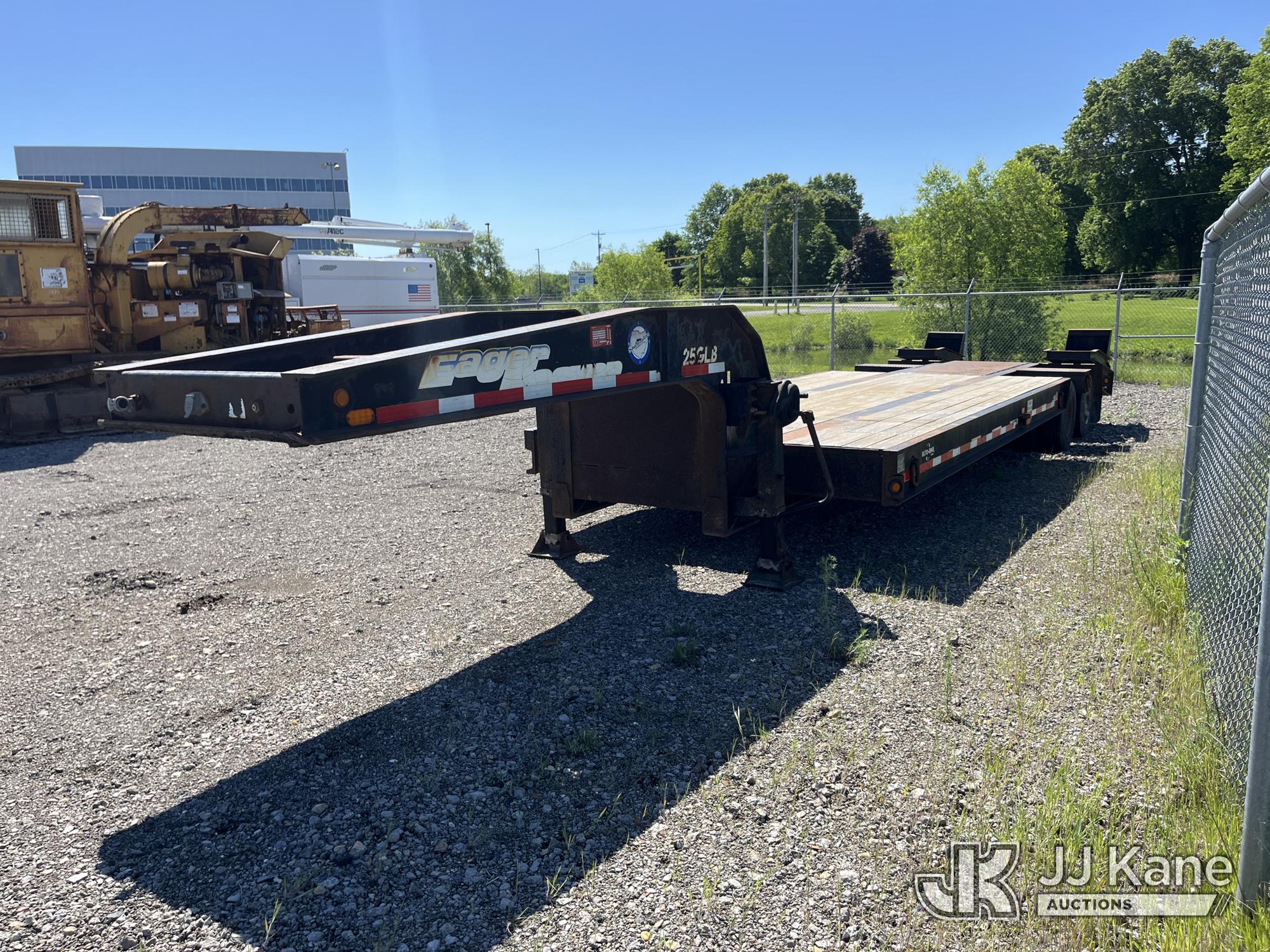 Photo of a 2003 Eager Beaver 25GLB
