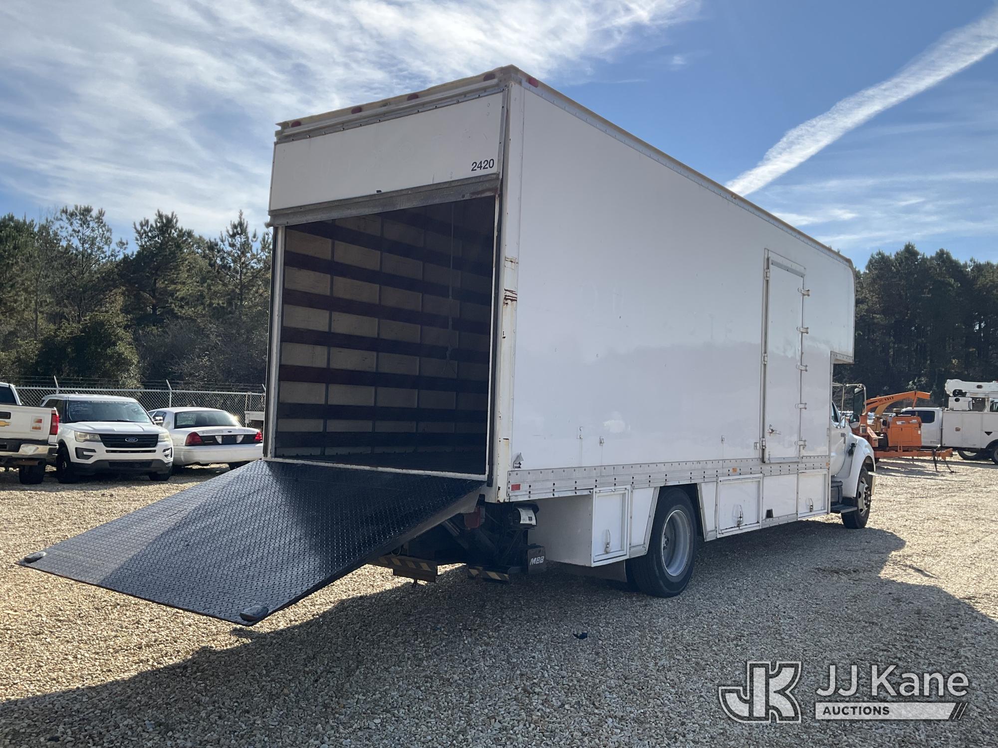2004 Ford F650