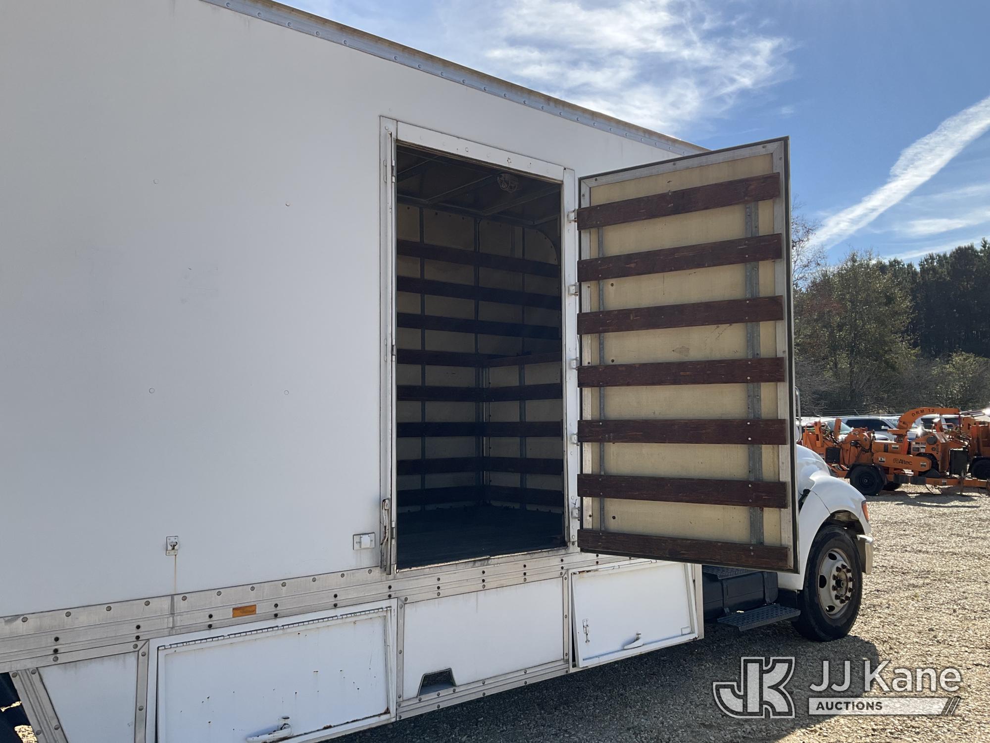 2004 Ford F650