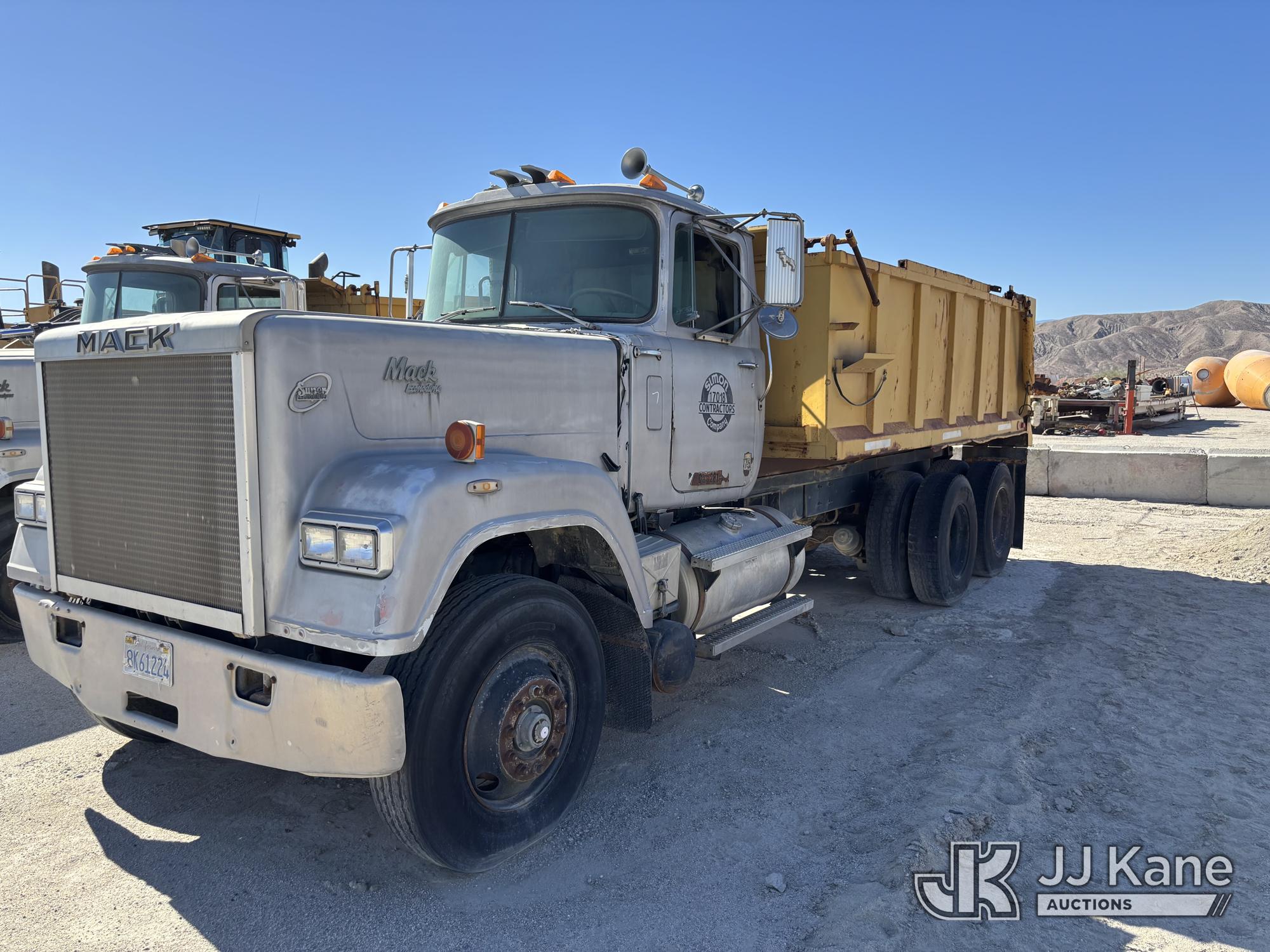 Photo of a 1988 Mack RW713
