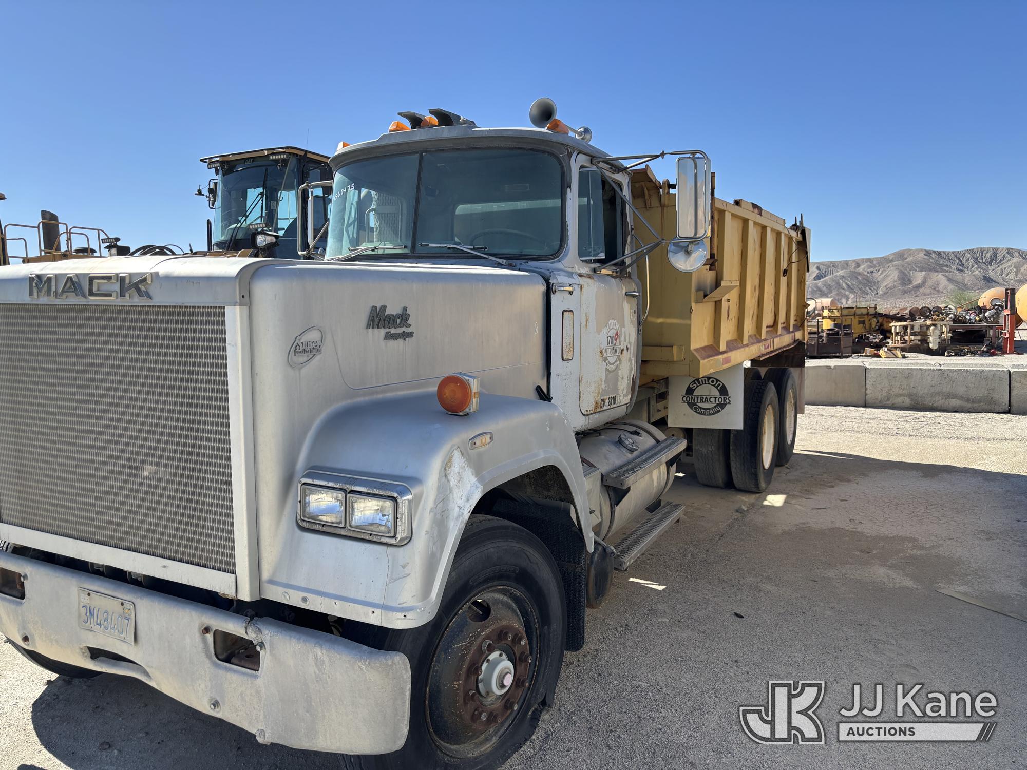 Photo of a 1988 Mack RW713