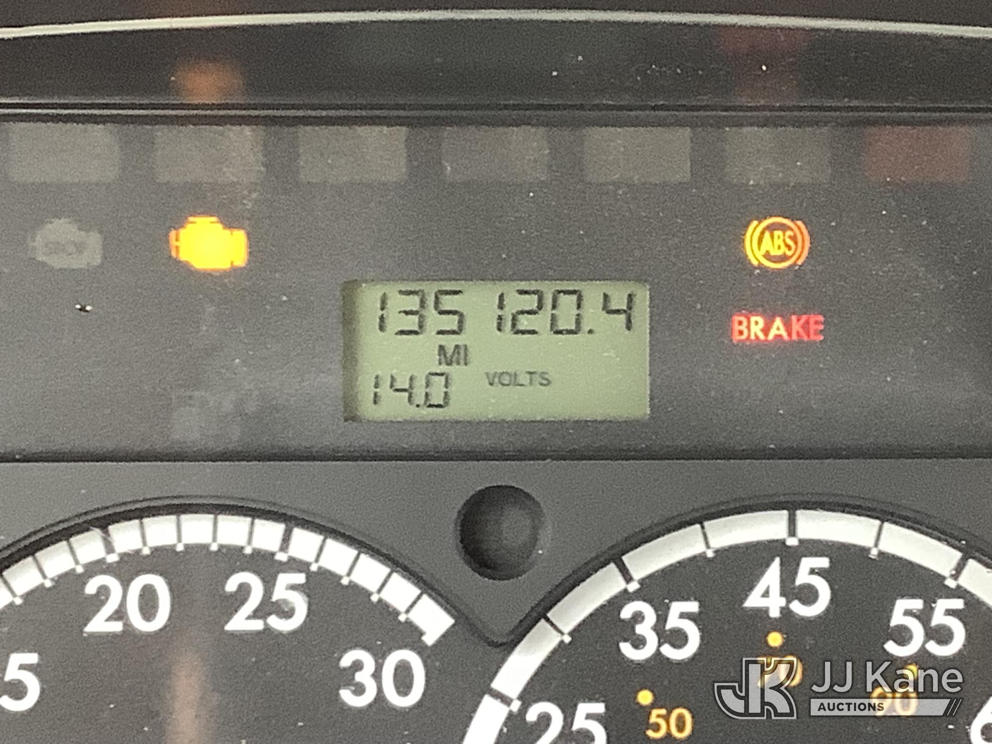 2015 Freightliner M2 106