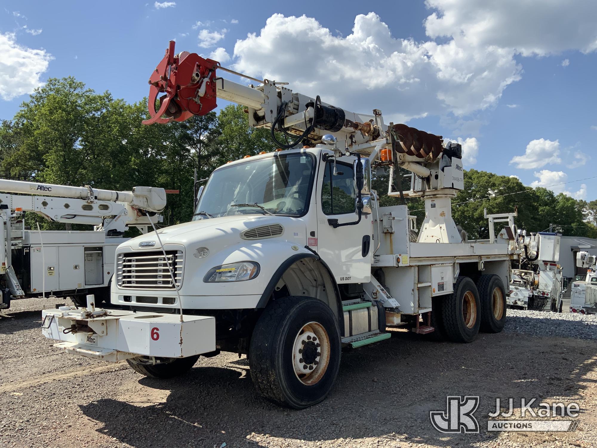 Photo of a 2014 Freightliner M2-106 6X6