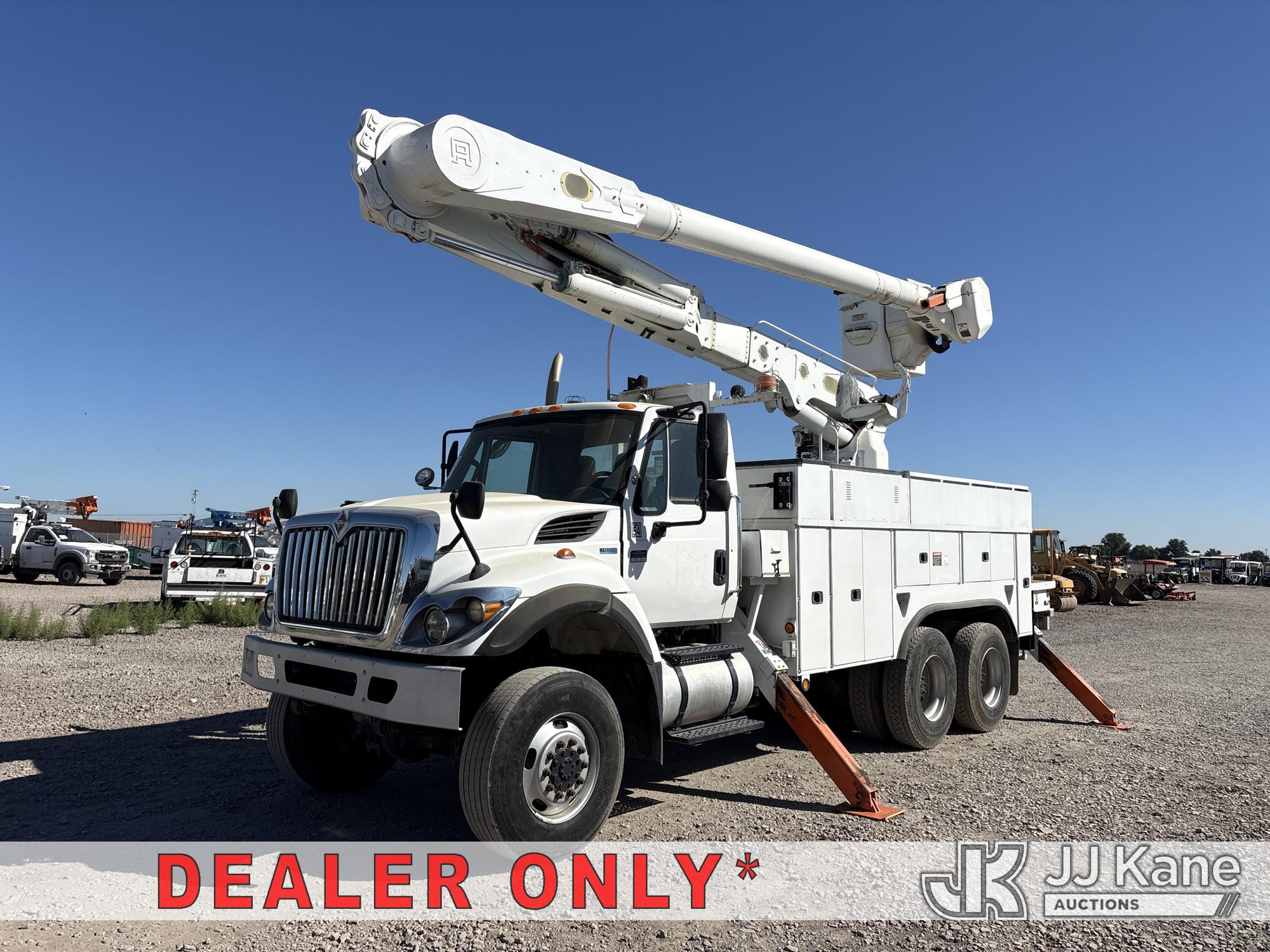 Photo of a 2012 International 7400