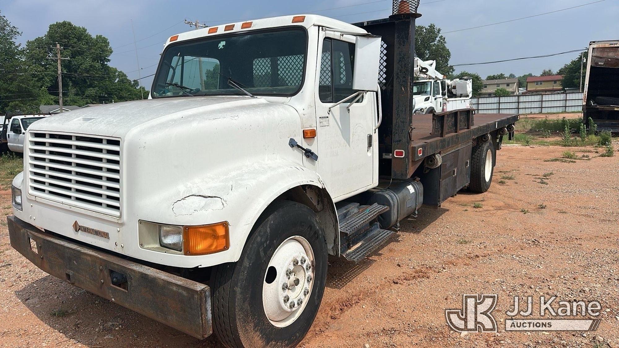 Photo of a 1990 International 4700