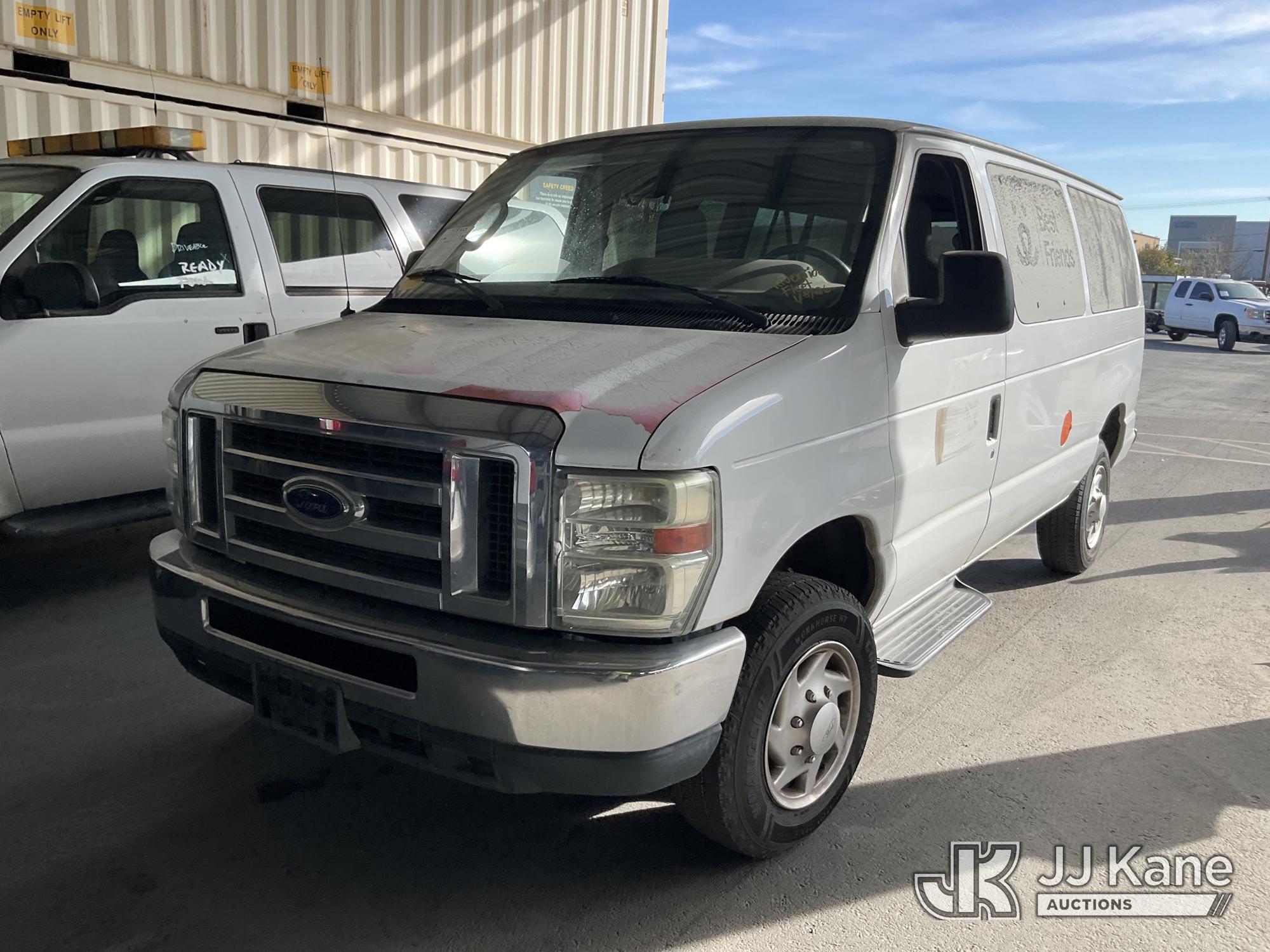Photo of a 2013 Ford Econoline E-350
