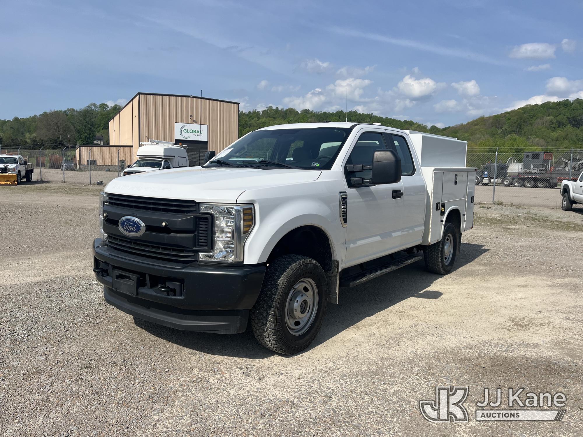 2019 Ford F250 4x4 Extended-Cab Service Truck