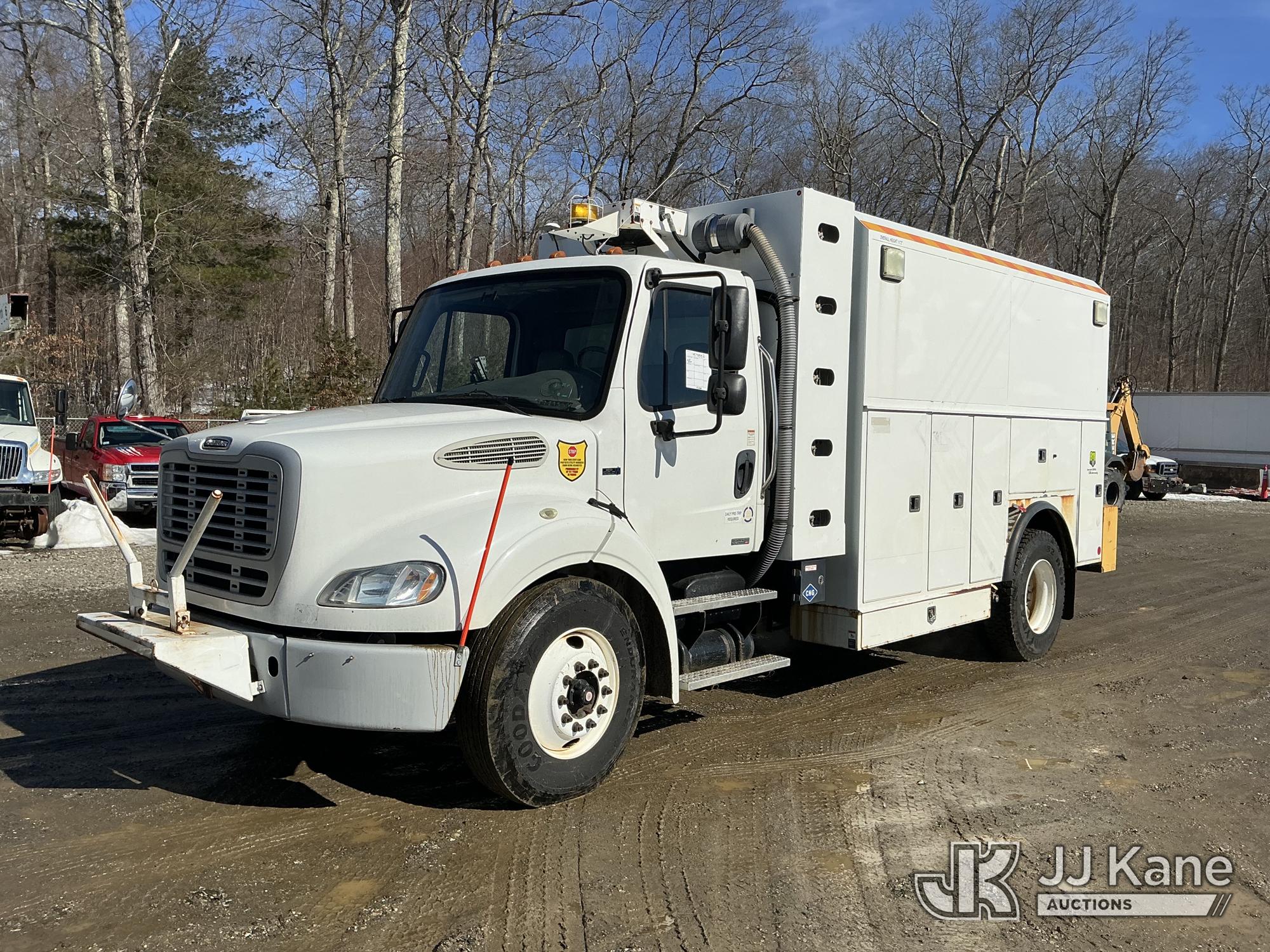  Freightliner M2-112