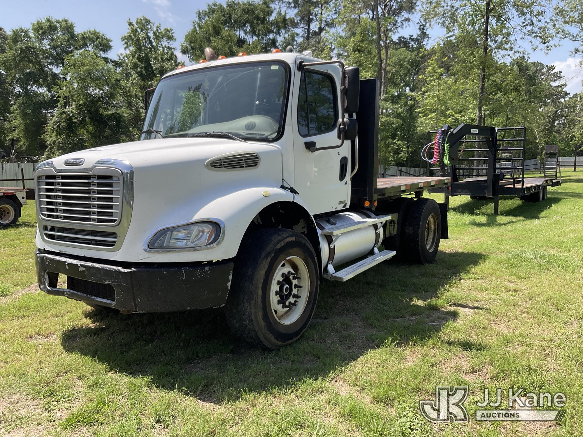 Photo of a 2007 Freightliner M2 112
