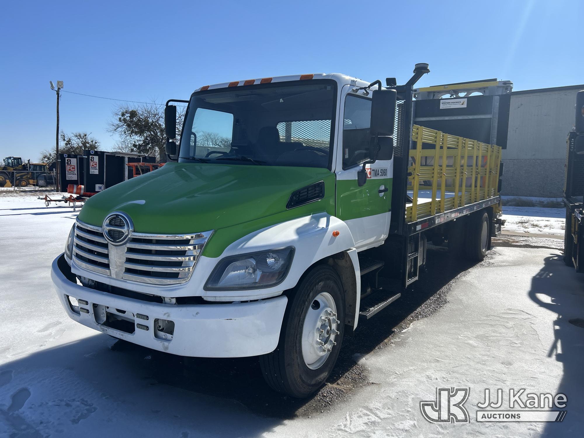  Hino Conventional Cab