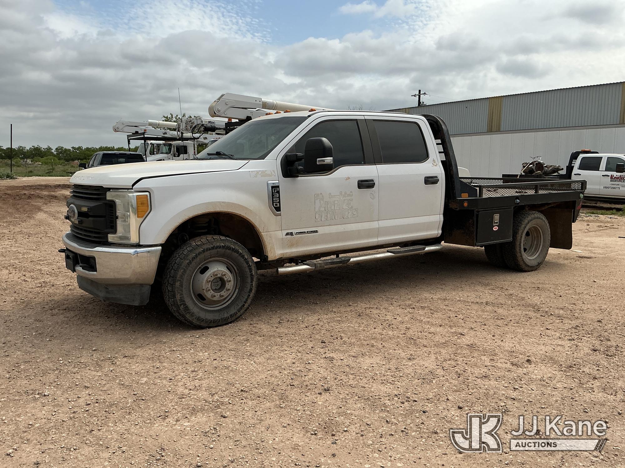 Photo of a 2017 Ford F-350 SD