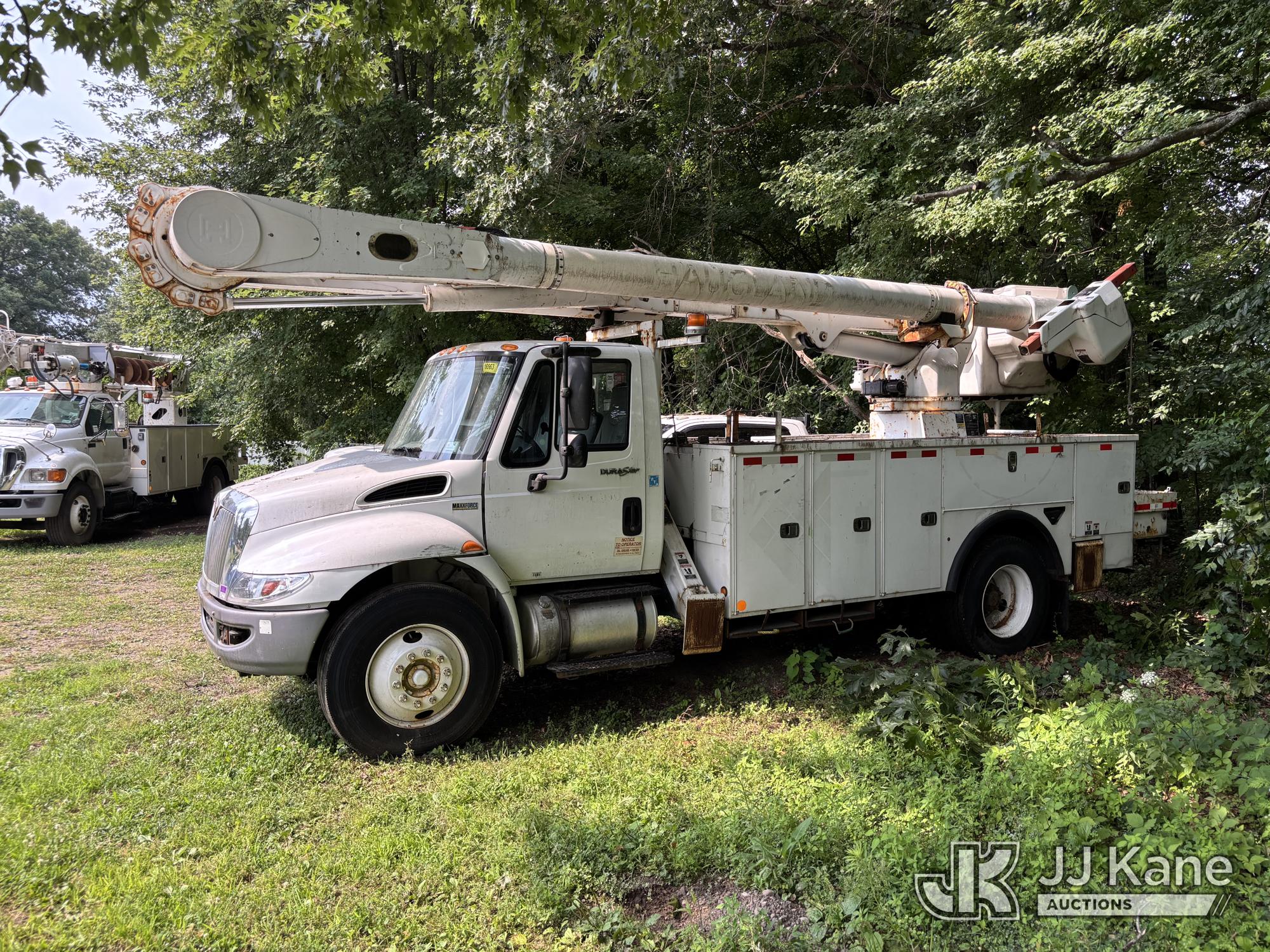 Altec AM55-MH, Over-Center Material Handling Bucket Truck rear mounted on 2014 International DuraStar 4300 Utility Truck