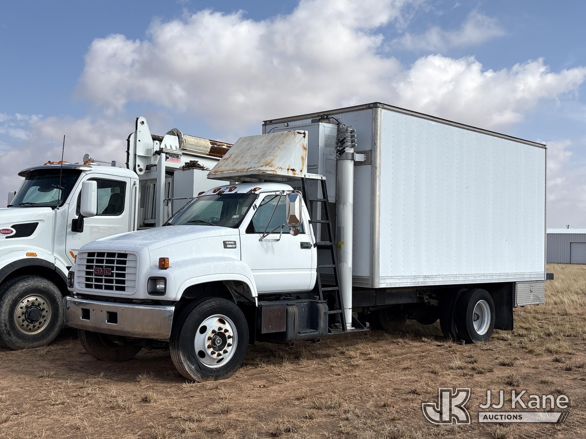 Photo of 2000 GMC C7H042