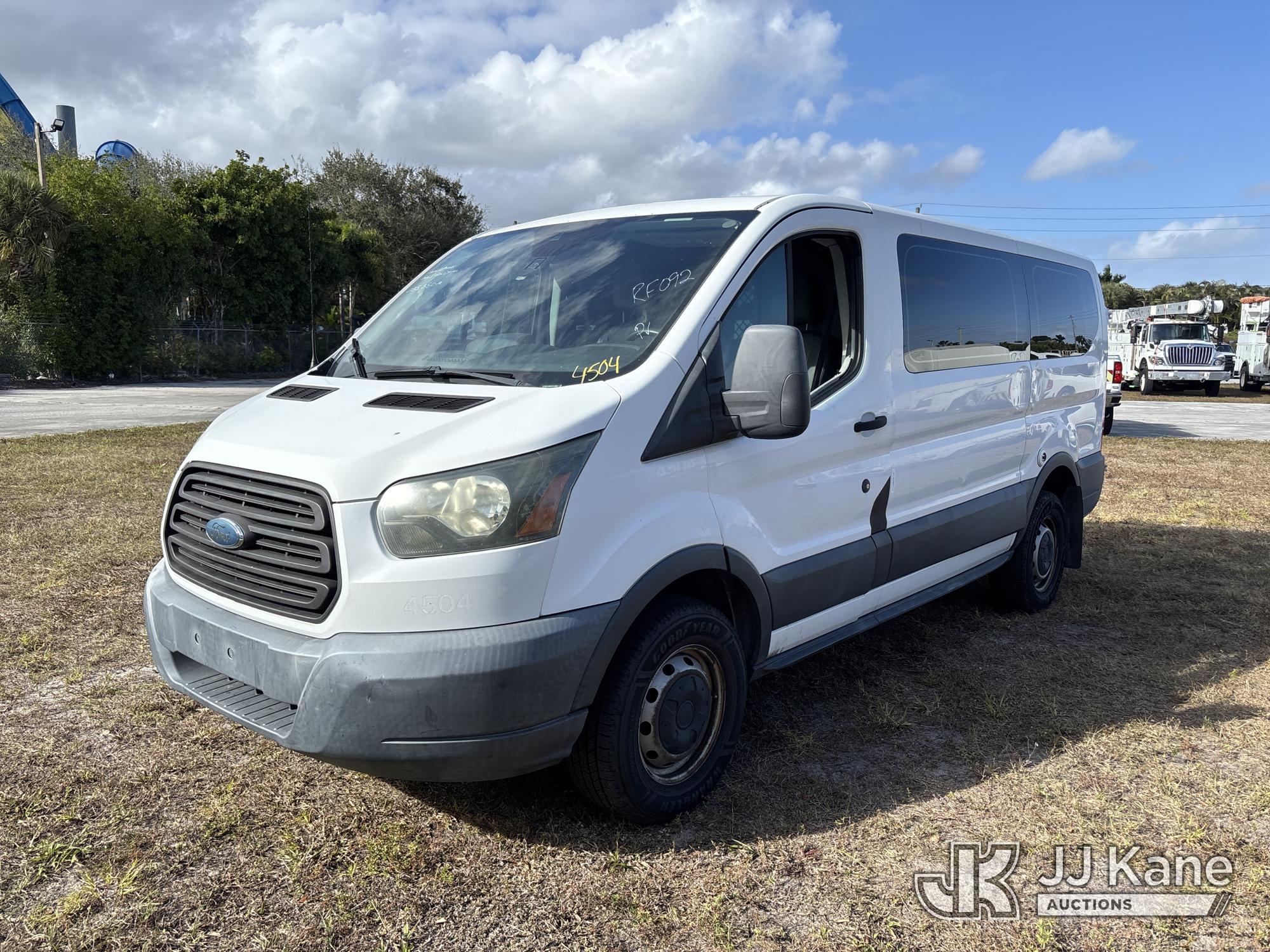  Ford Transit-250