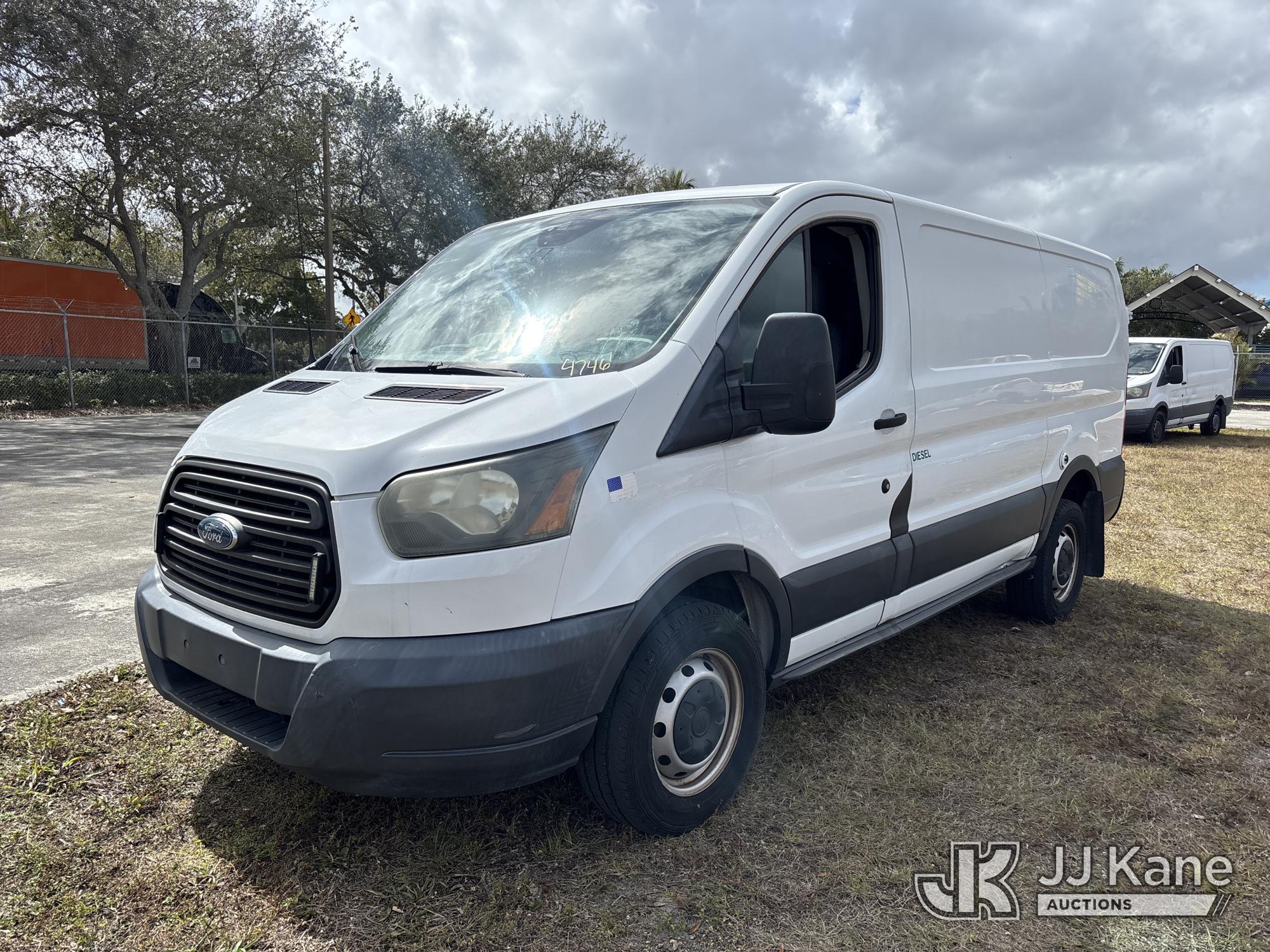  Ford Transit-250