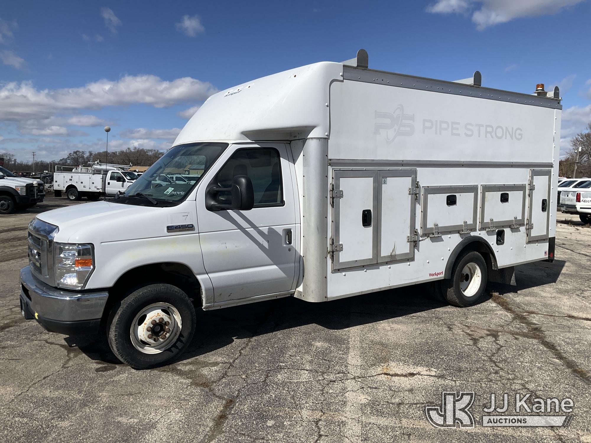 Photo of a 2019 Ford E450