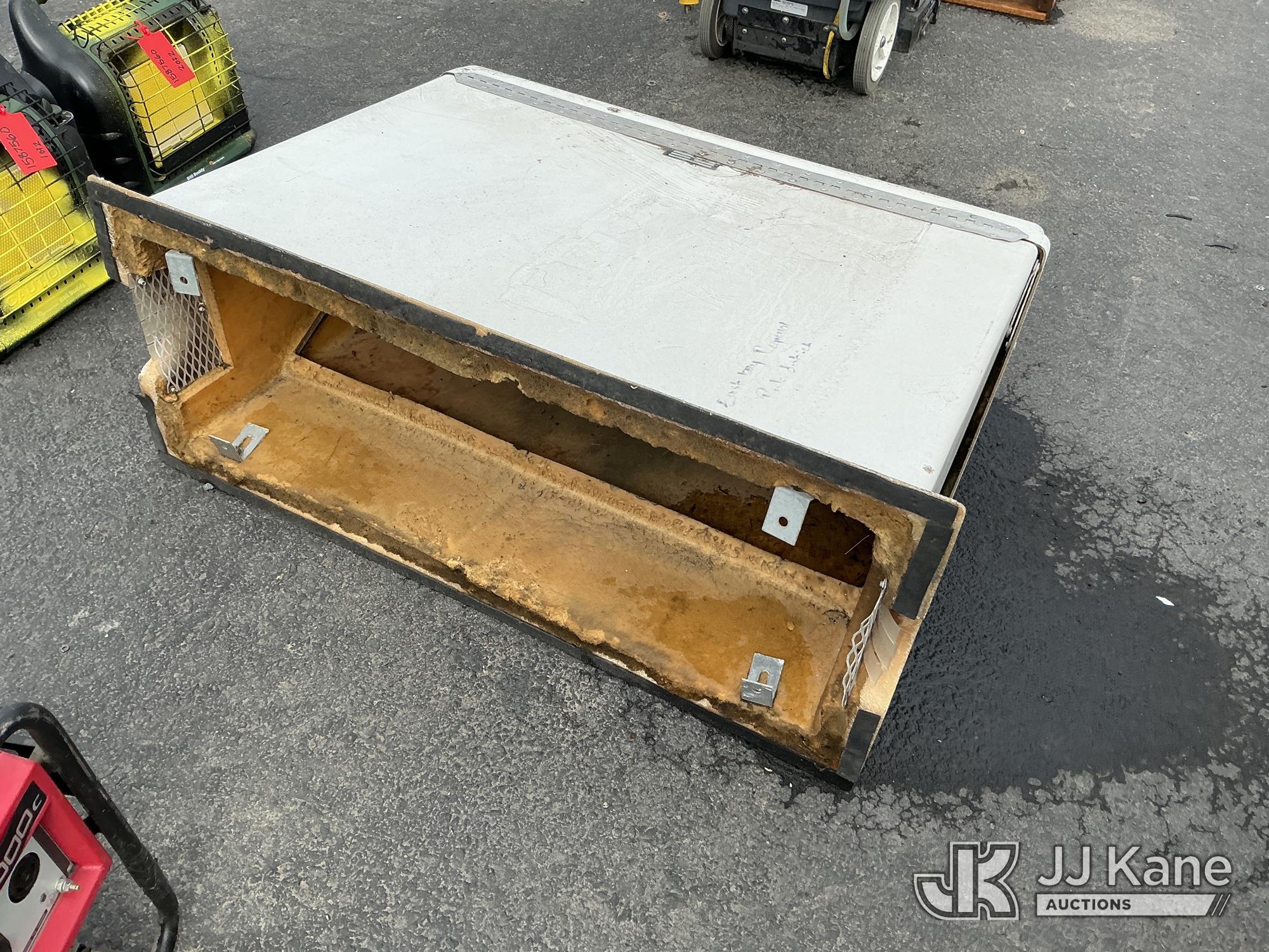 Plastic Cover (Used) NOTE: This unit is being sold AS IS/WHERE IS via Timed Auction and is located in Dixon