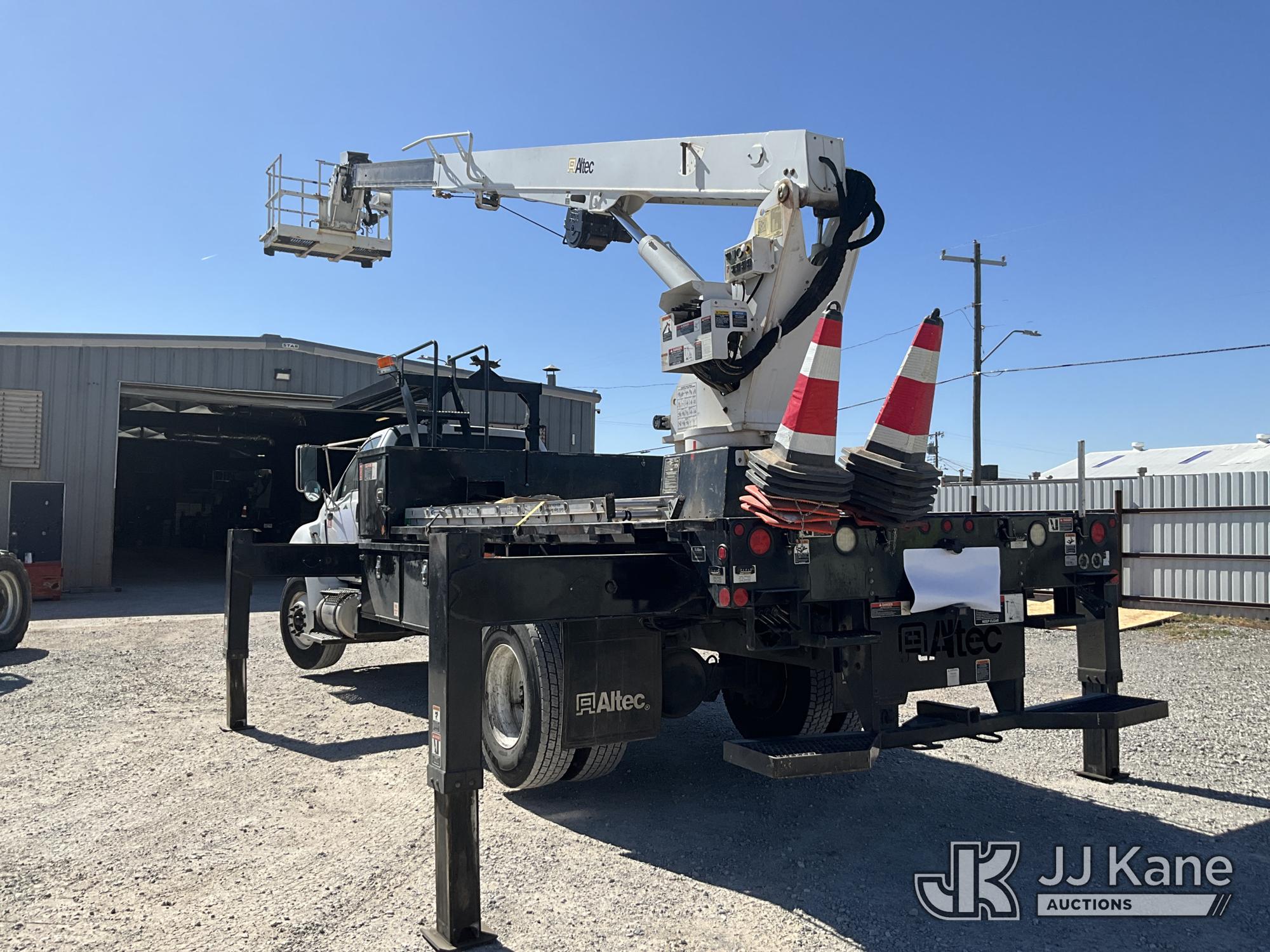 Altec LS63 Telescopic Non-Insulated Sign Crane/Platform Lift On