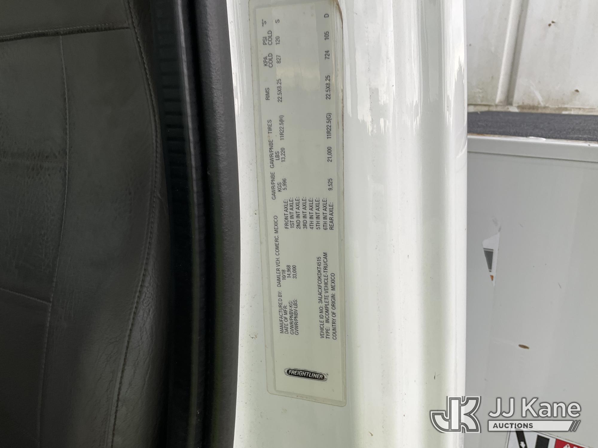 2019 Freightliner M2 106