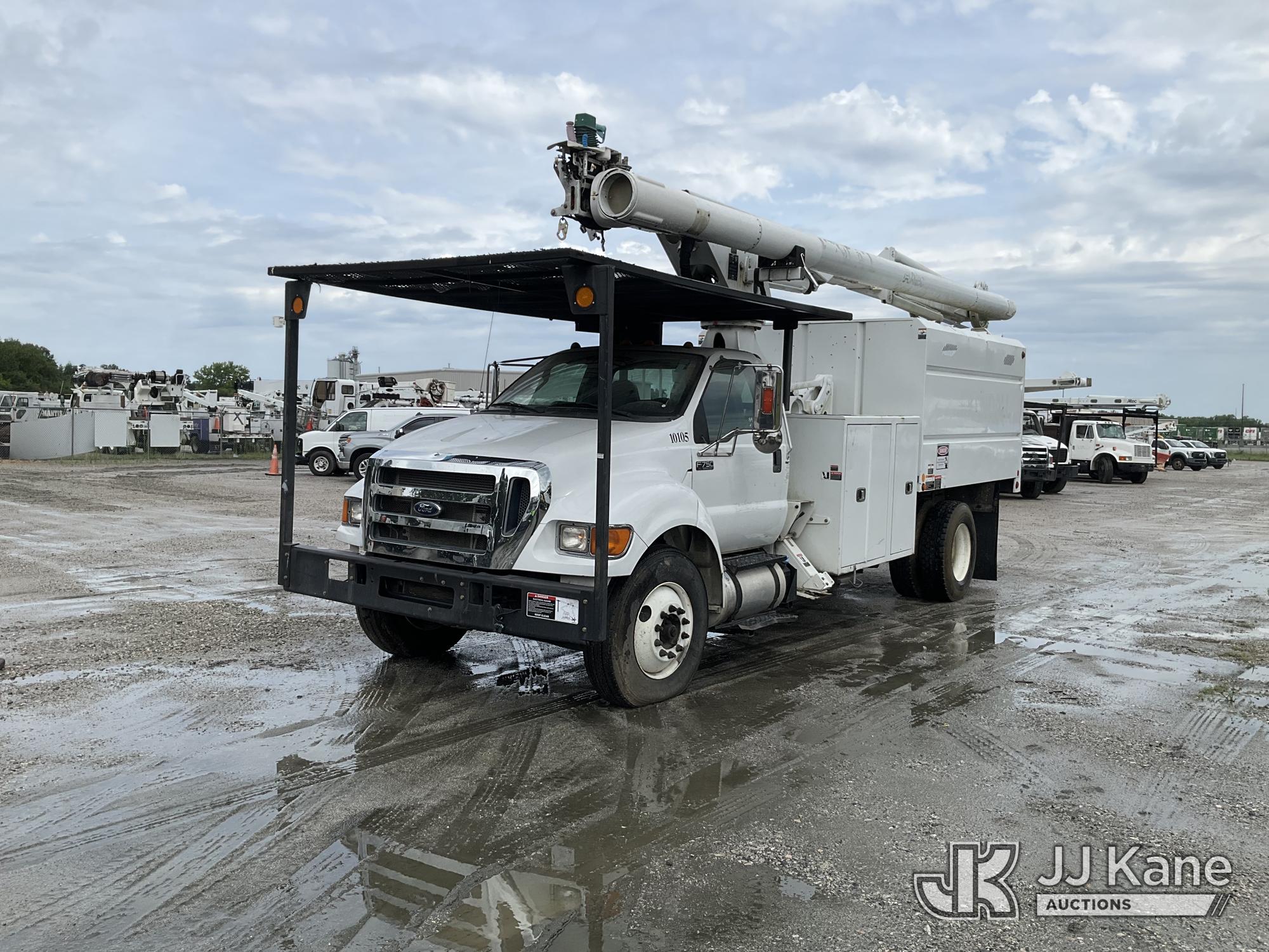 Altec LR7 60E70, Over-Center Bucket Truck rear mounted on 2015 FORD F750 Chipper Dump Truck