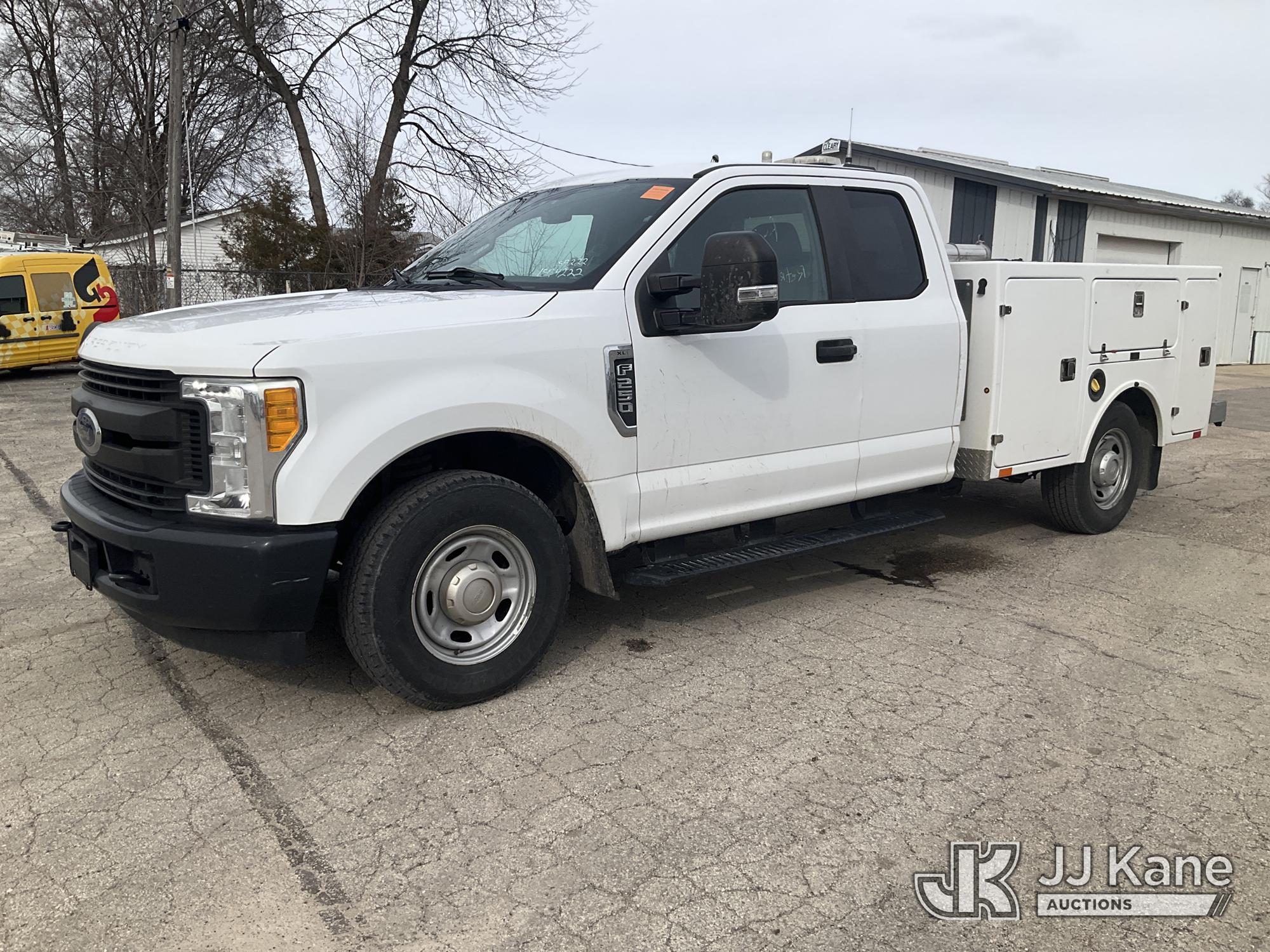 Photo of a 2017 Ford F-250 SD