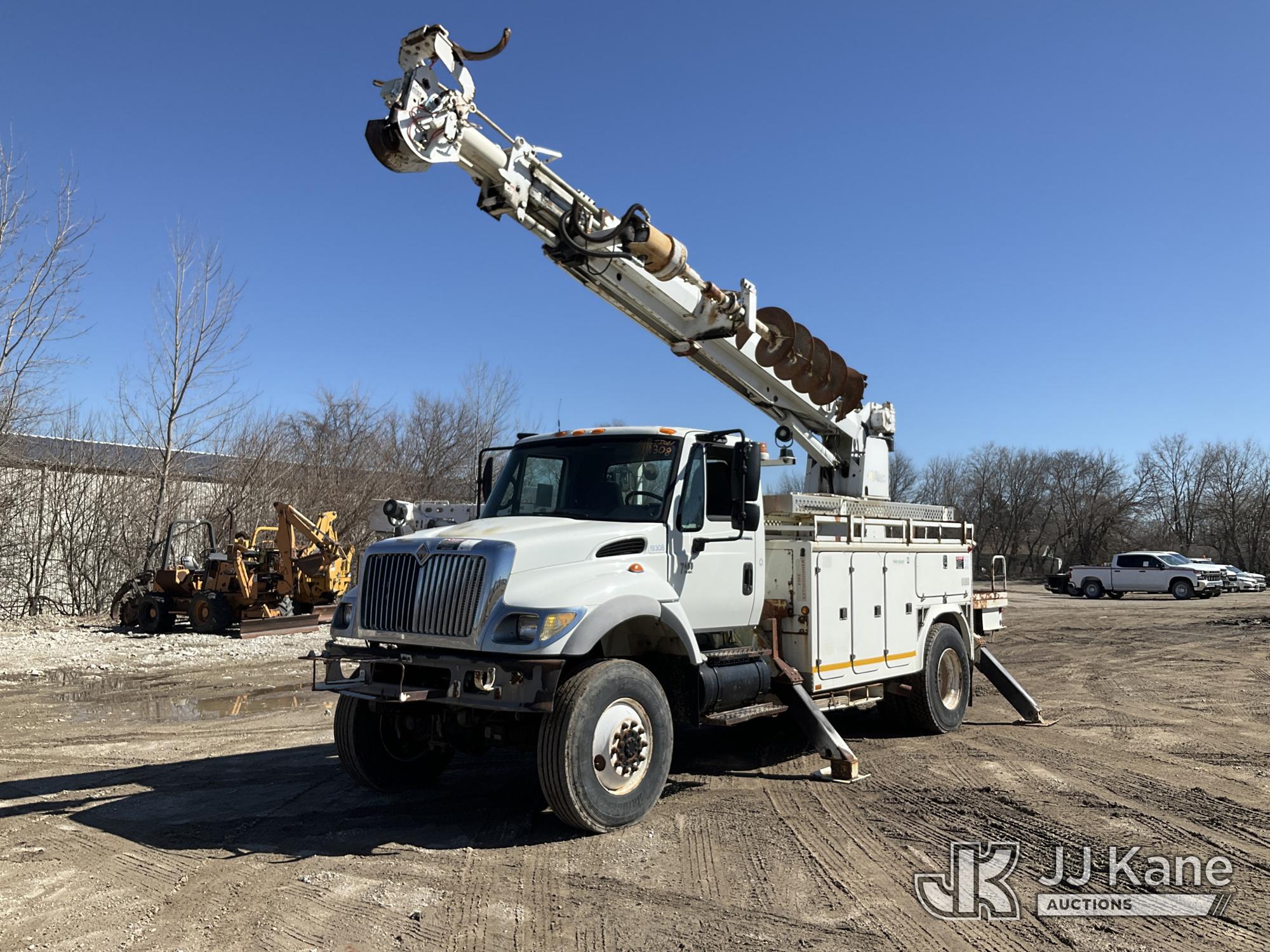 Photo of a 2003 International 7400