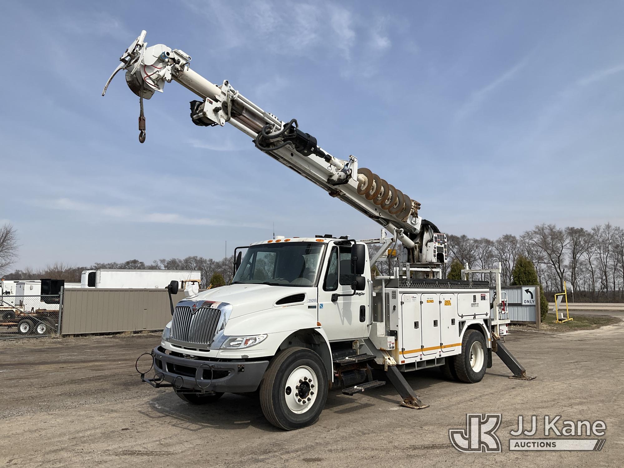 Photo of a 2013 International DuraStar 4400