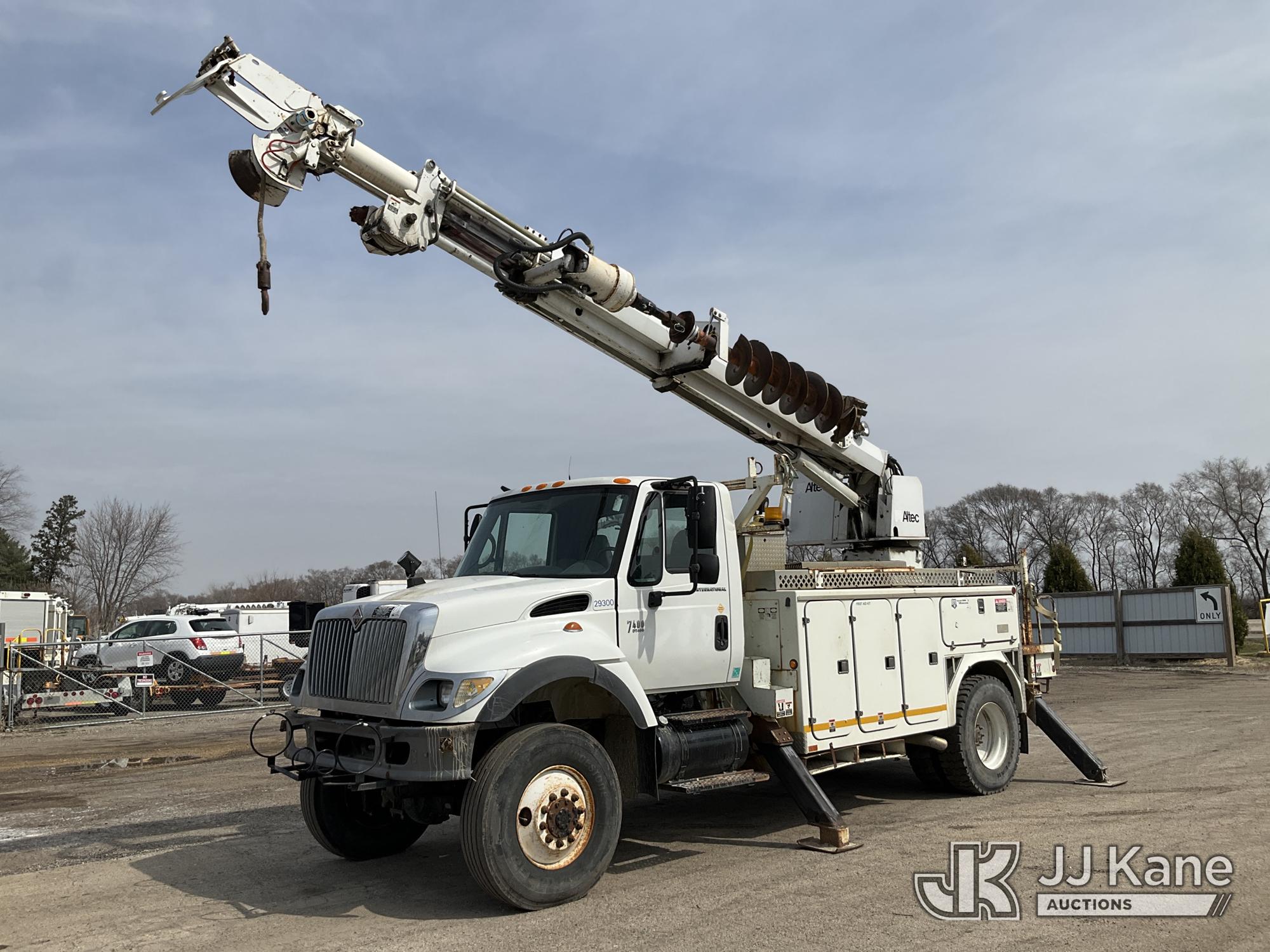Photo of a 2003 International 7400