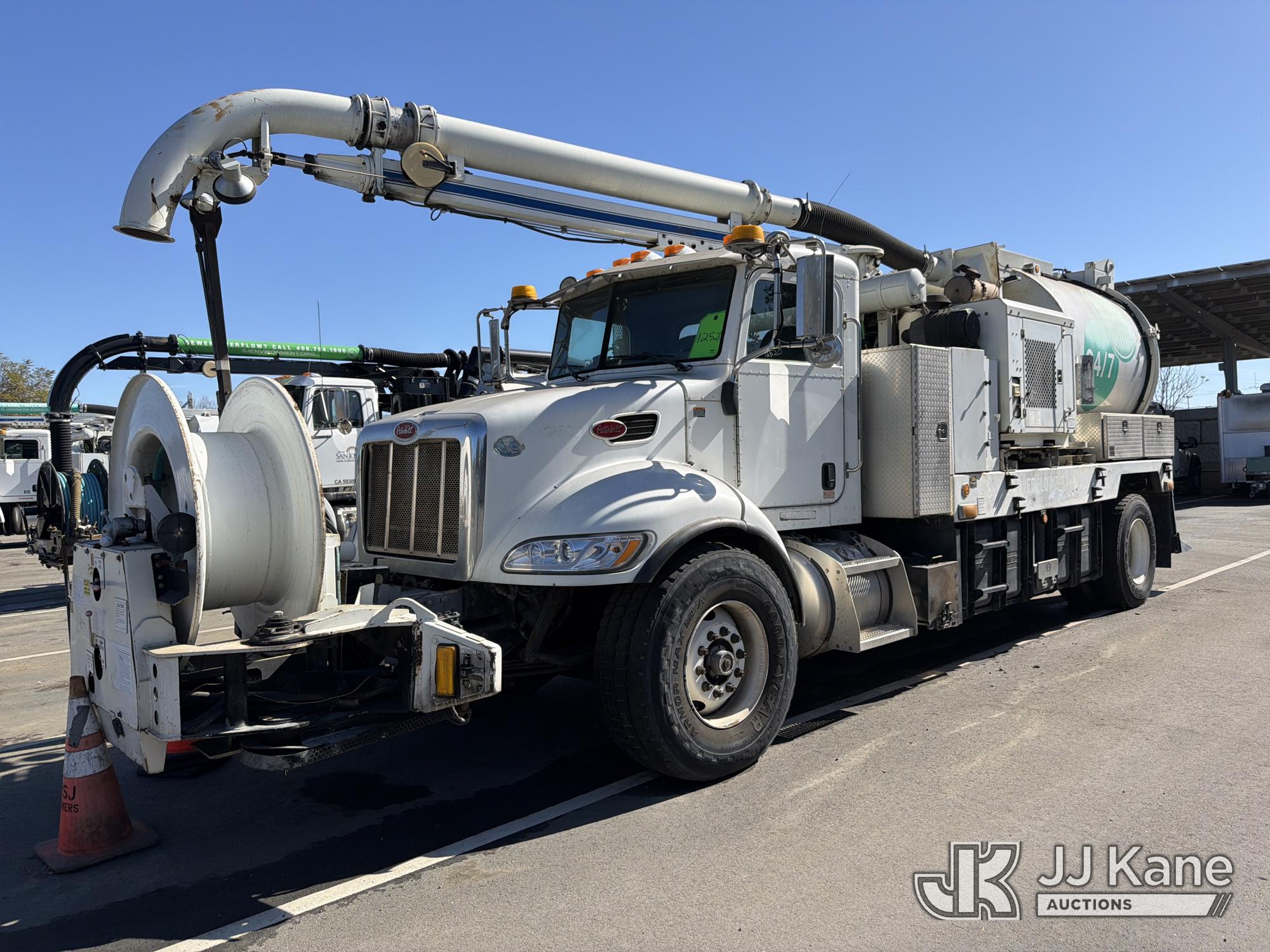Photo of a 2009 Peterbilt 340