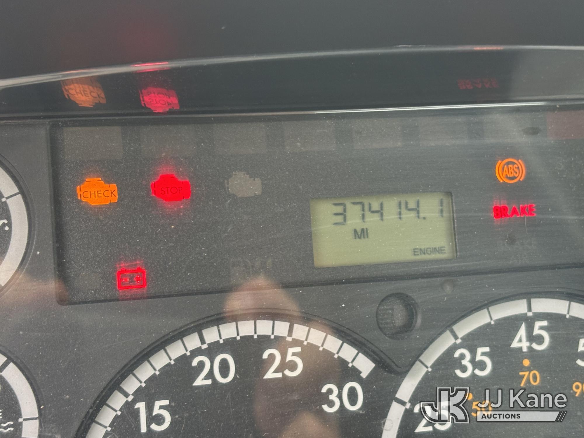 2012 Freightliner M2 106