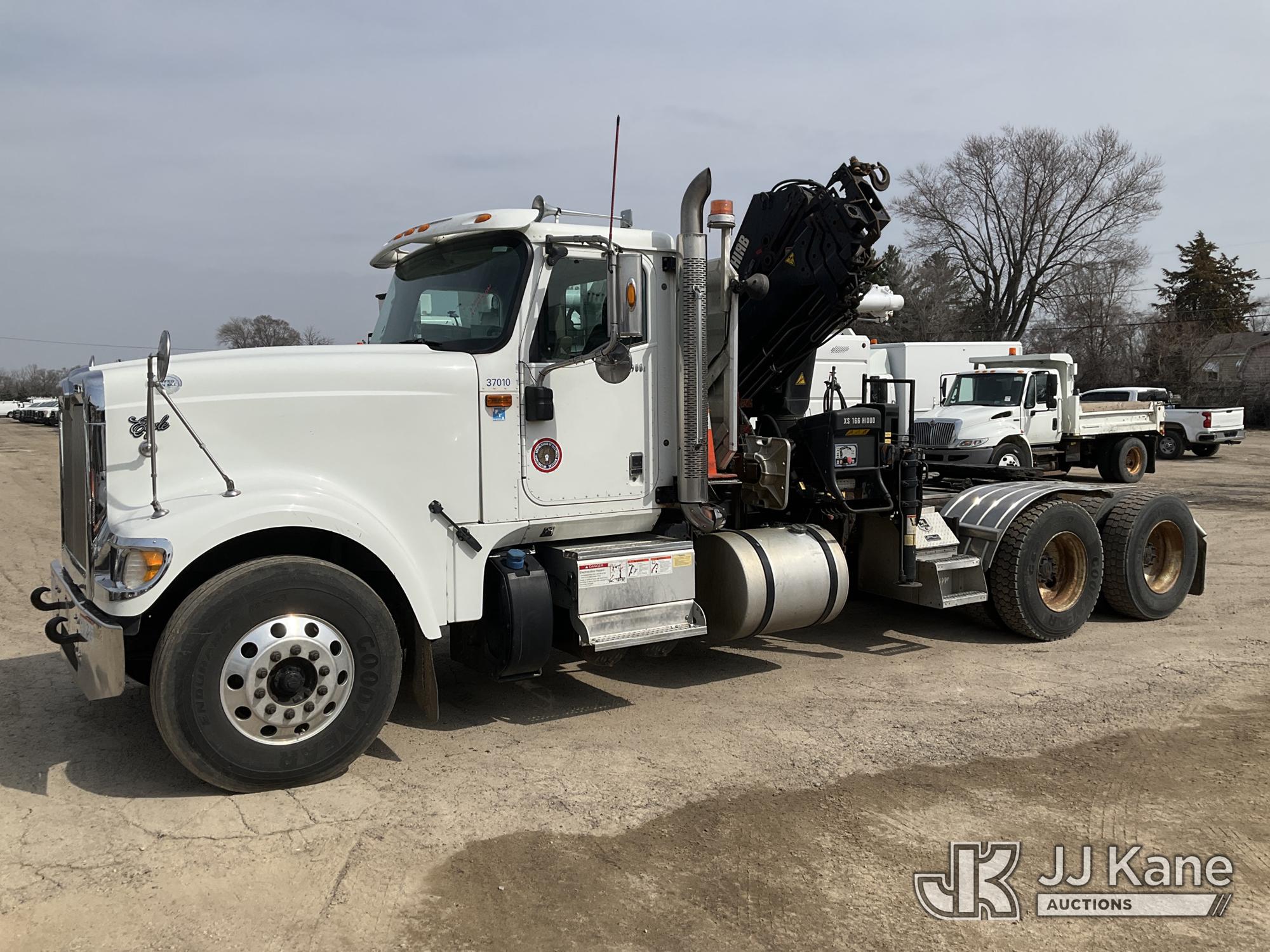 Photo of a 2014 International 9900i