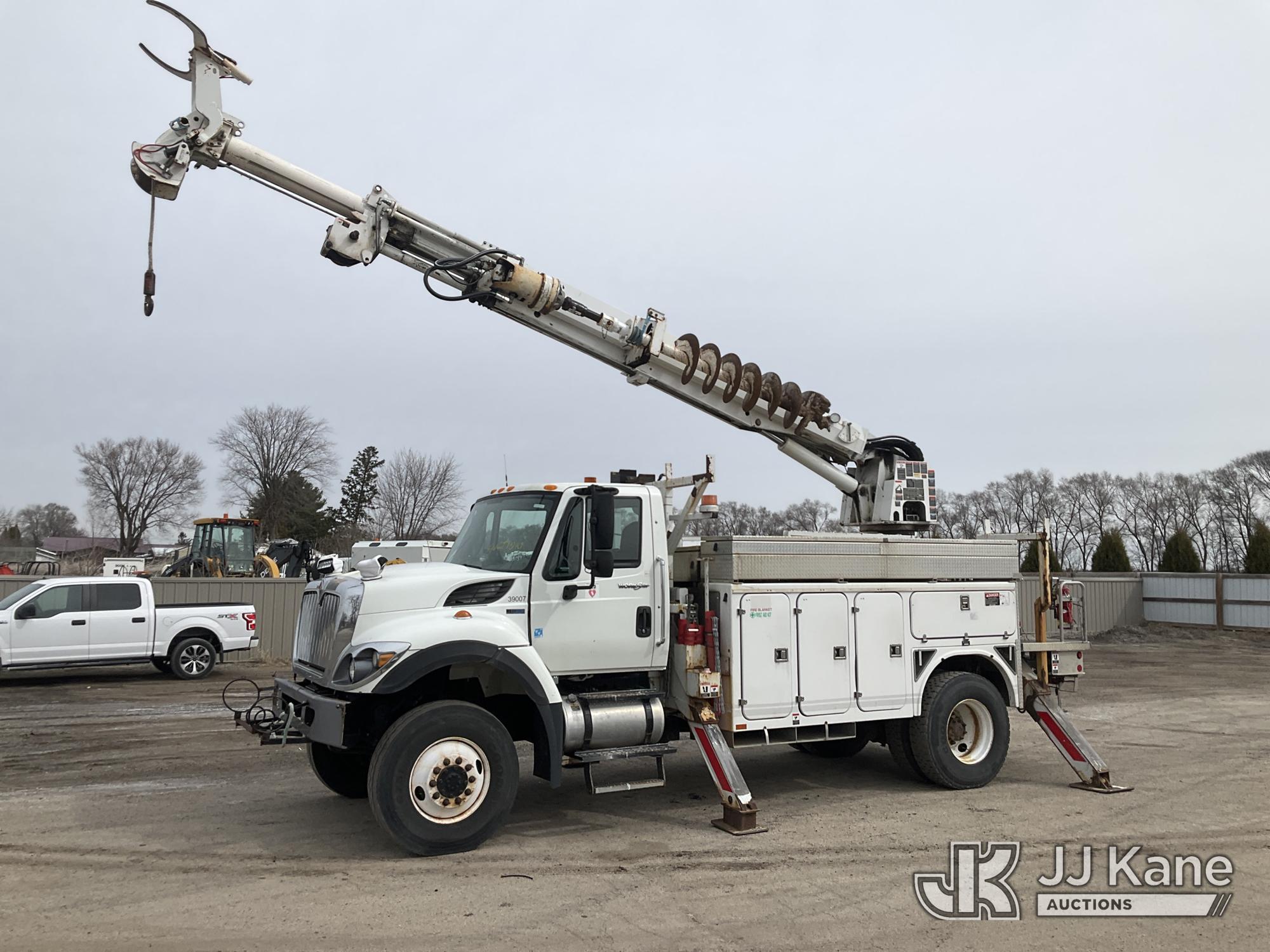 Photo of a 2015 International 7400